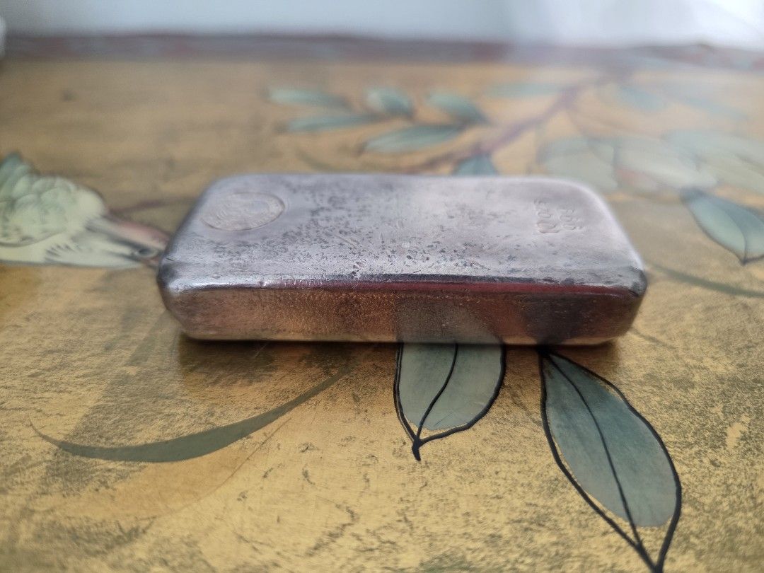 Perth Mint Silver Bar 10oz (Category: Currency) located in Singapore. Submitted by 3gryn (Listing ID 1417054963, Image 3). Description: please see the tags for noticeable imperfections weighs more than the 311.1grams that 10 Troy ounces are supposed to weigh prices will fluctuate according to spot. am asking for 10% above spot. drop me a message and we can work out a deal.