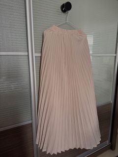 (Category: ) located in . Submitted by luxeprelovedcollection (Listing ID 1417131064, Image 1). Description: .