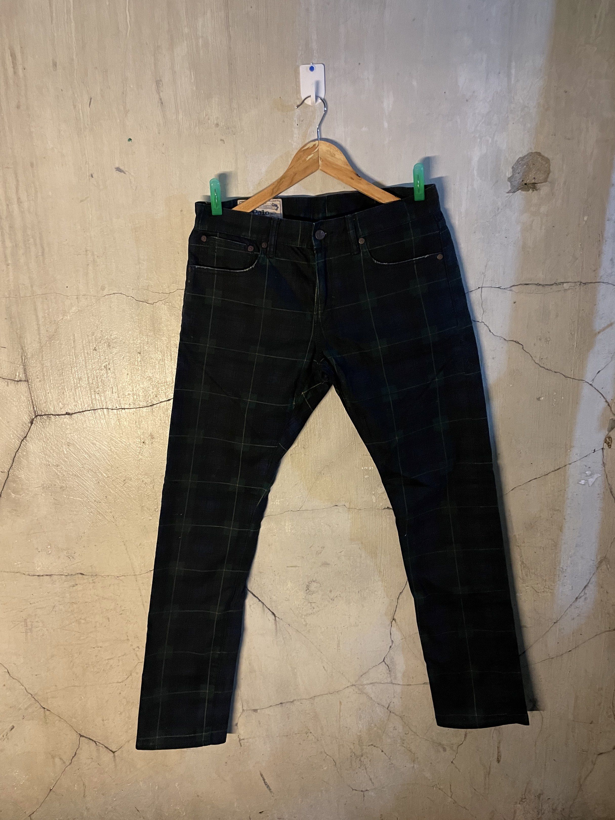 Polo ralph lauren sullivan jeans (Category: Jeans) located in Pasay City. Submitted by corethrift (Listing ID 1417152501, Image 2). Description: Waist 32 Length 40 Hems 7 Very good condition All the fitting based on inches .
