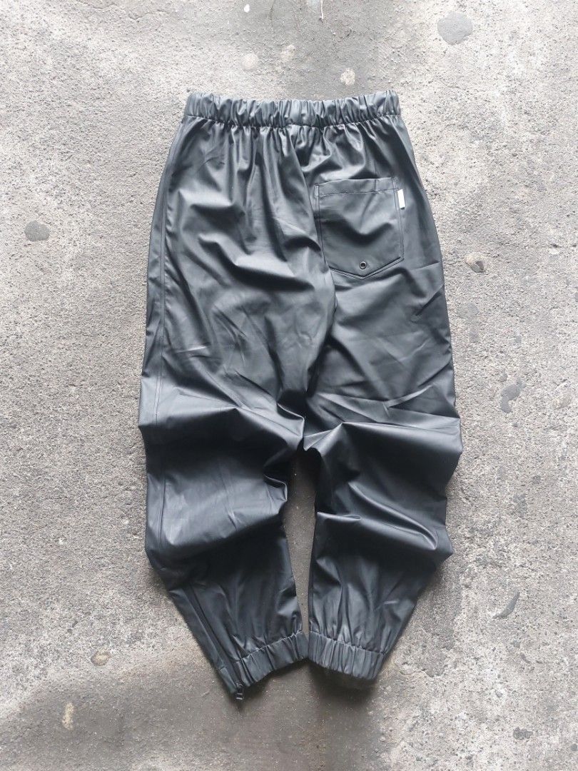 Rains Waterproof Jogger Pants (Category: Joggers) located in Manila. Submitted by jpabss (Listing ID 1417155020, Image 2). Description: 💥In Like New Condition 💥Color Rate: 10/10 💥Waist: 32-34 💥Length: 40 💥Ready To Use 💥No Issue 📩Price Negotiable.