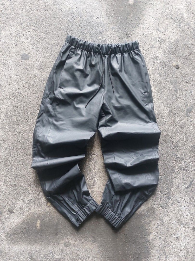 Rains Waterproof Jogger Pants (Category: Joggers) located in Manila. Submitted by jpabss (Listing ID 1417155020, Image 1). Description: 💥In Like New Condition 💥Color Rate: 10/10 💥Waist: 32-34 💥Length: 40 💥Ready To Use 💥No Issue 📩Price Negotiable.