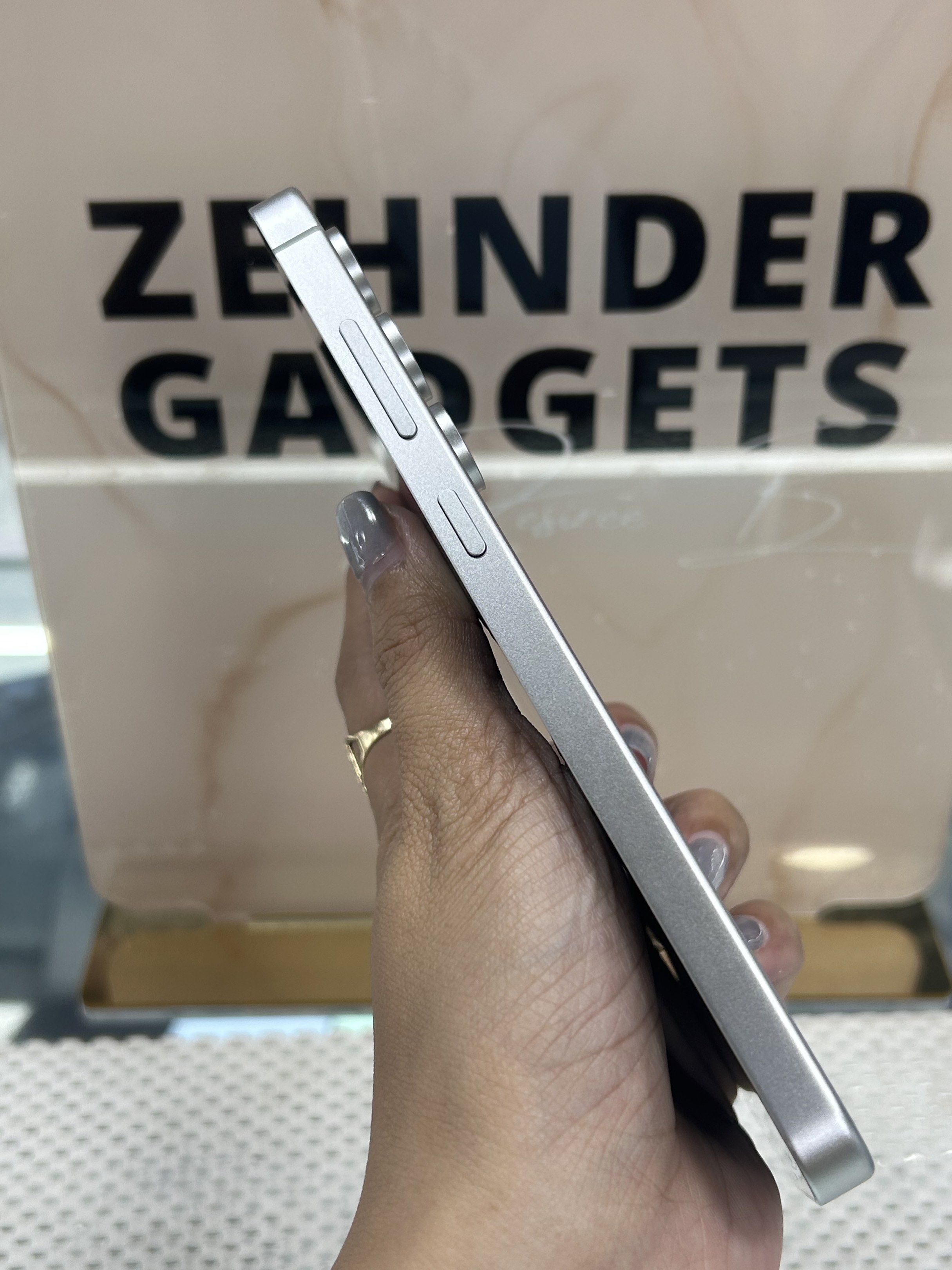 SAMSUNG S24 FE 8/256GB OPENLINE (NTC APPROVED) (Category: Samsung) located in San Juan City. Submitted by desireebayal96 (Listing ID 1417179113, Image 2). Description: SAMSUNG GALAXY S24 FE 5G * NTC APPROVED * 8/256GB * OPENLINE (BOTH PHYSICAL SIM) * 50MP * 4700mAh * 120Hz * 99% SMOOTH * NO DENTS * NO ISSUE * NO HISTORY OF REPAIR * NO AMOLED BURN * NO DEAD PIXEL * WITH CORD TYPE-C OPEN FOR COD SAME DAY DELIVERY PLUS SHIPPING FEE MESSAGE ME DIRECT