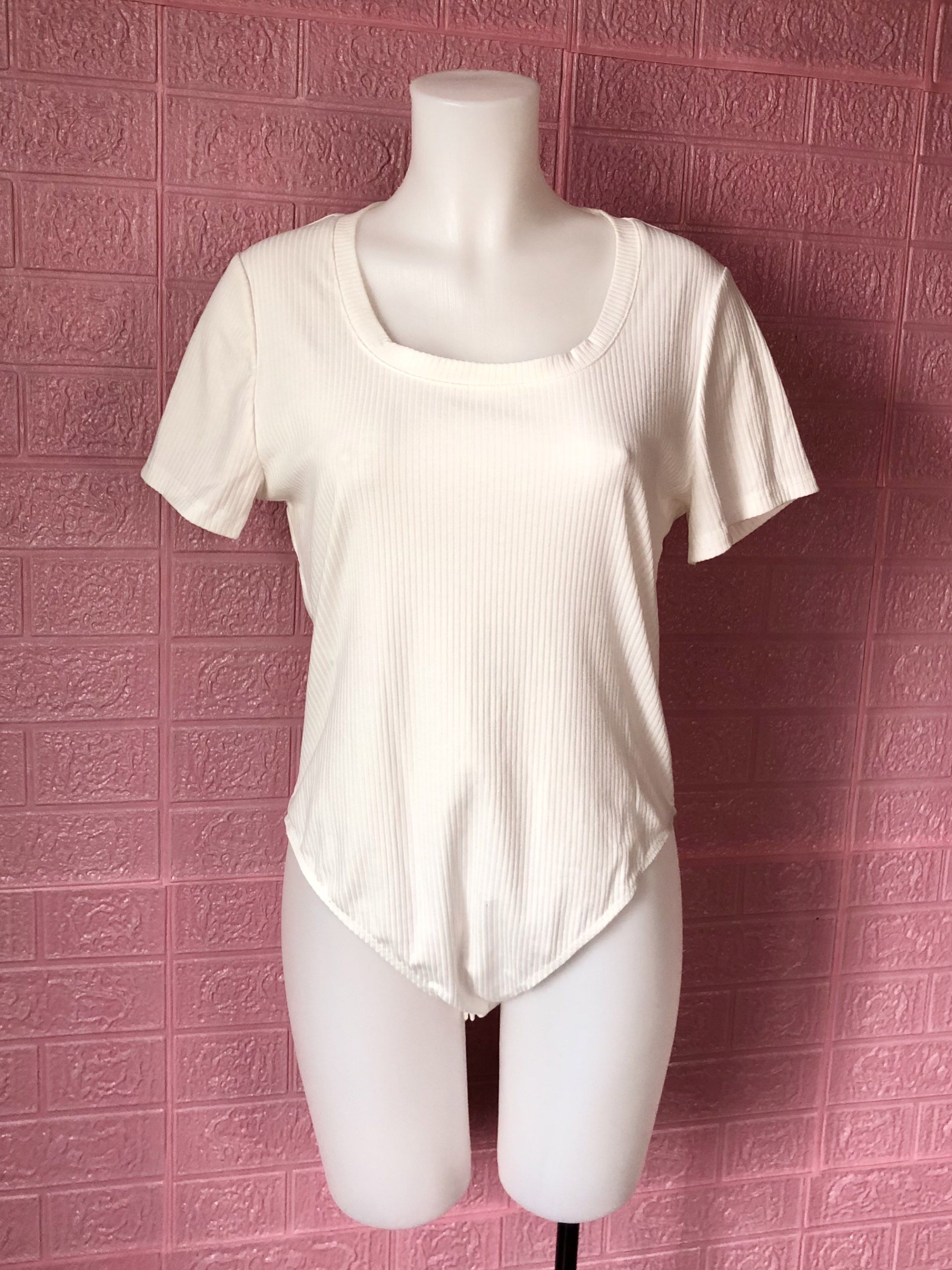Shein Curve Bodysuit 1XL (Category: Others Tops) located in Luna. Submitted by esorale (Listing ID 1417115247, Image 2). Description: Shein Curve bodysuit in size 1XL. Available in red and white colors. The red bodysuits have different necklines: one is a scoop neck, and the other is a V-neck. The white bodysuit has a scoop neck. All bodysuits have short sleeves. ✅ ₱100.00 ✅ Available for TAKE ALL: ₱180.00 ✅ SF will be shouldered by the buyer. ✅ 