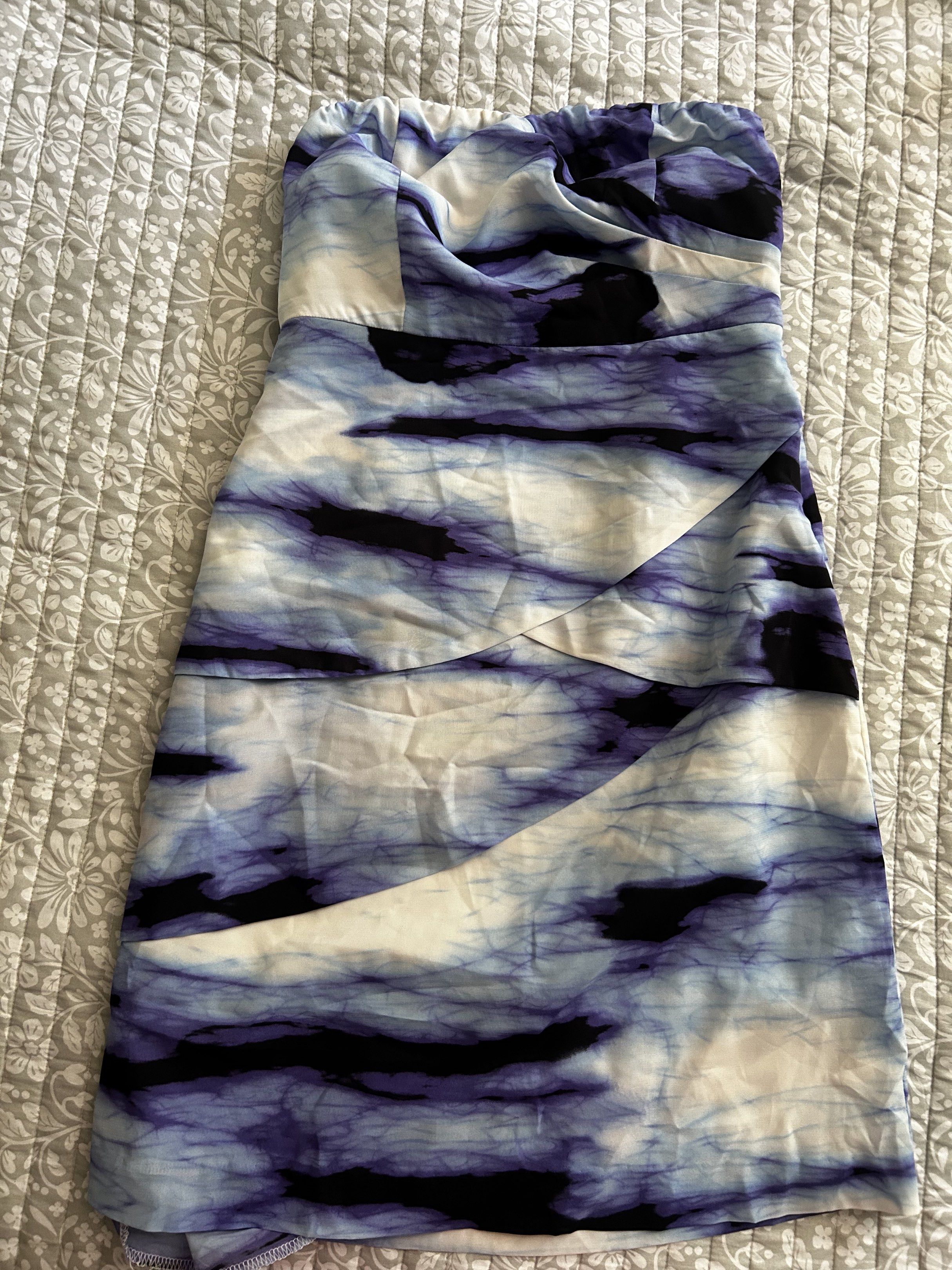 Strapless Dress - Blue and White (Category: Dresses) located in Quezon City. Submitted by rochelle__ (Listing ID 1417053470, Image 1). Description: - Strapless mini dress - Unique blue and white tie-dye pattern - Fitted silhouette - Layered design - Smooth, possibly silky fabric - Ideal for summer events and nights out.