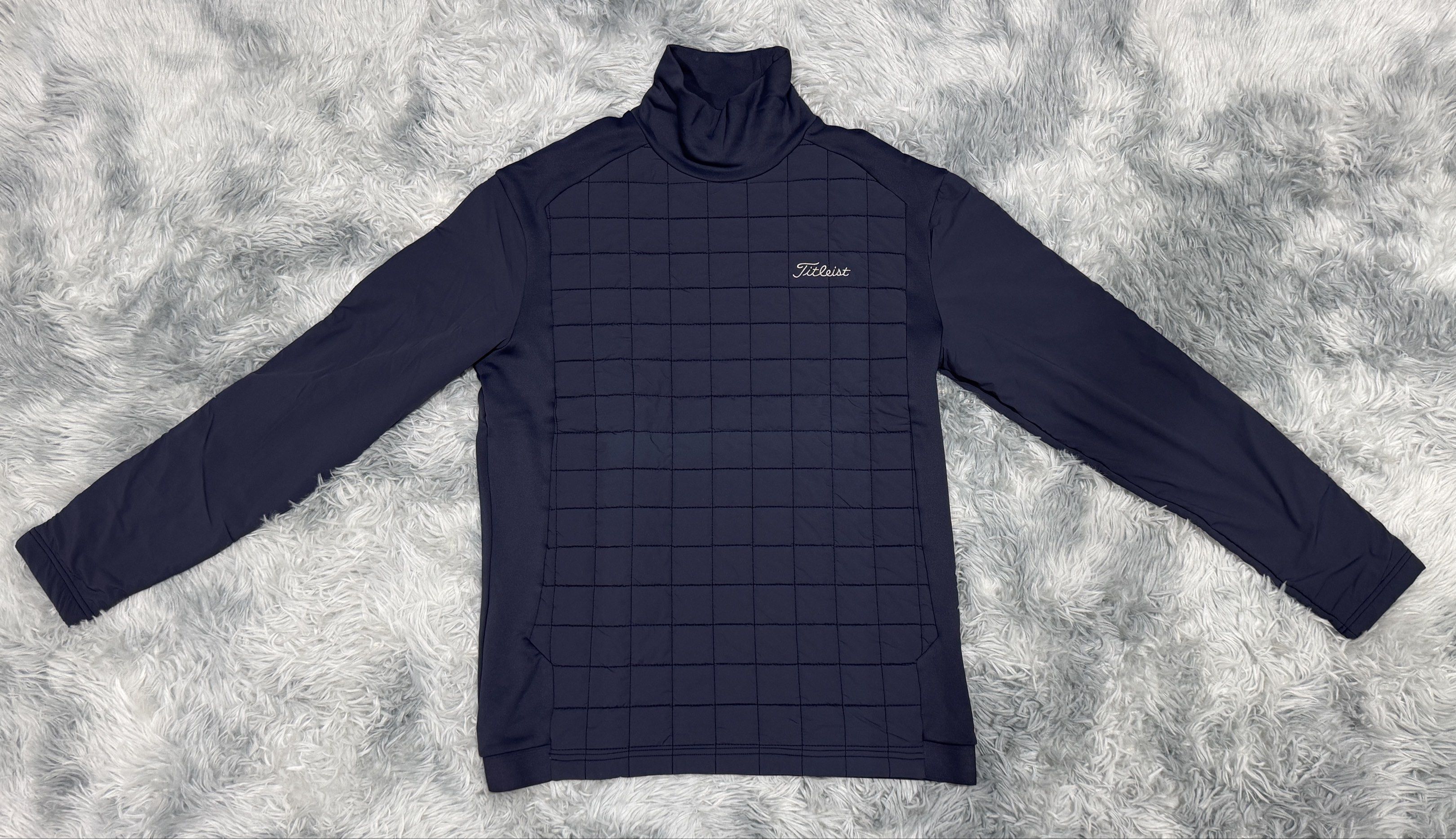 Titleist Golf High-Neck Pullover Golf Tee - XL (Category: Golf) located in Quezon City. Submitted by angeloagustinrealestate (Listing ID 1417075567, Image 1). Description: FOR SALE: Titleist Golf High-Neck Pullover Golf Tee ✔️Disused ✔️Decluttering ✔️Quilted Design ✔️Open to best offer ✔️Size: H27” 1/2 - W20” ✔️Front Panel Windproof ✔️Fleece Lining for Insulation ✔️Color may vary due to lighting ✔️Please let us know if you have any questions ✔️Co