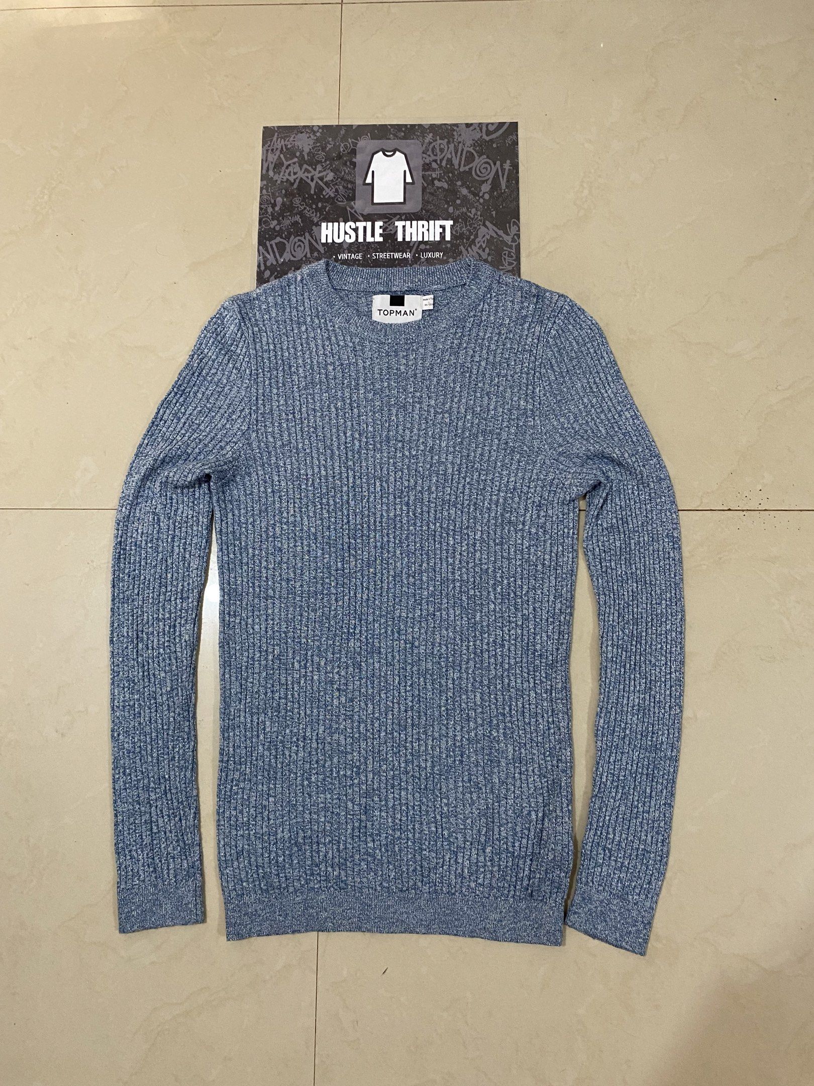 TOPMAN KNITTED WOMENS LONG SLEEVE (Category: Longsleeves) located in Talisay. Submitted by hustlethrift_2600 (Listing ID 1417096861, Image 1). Description: XS-S EXCELLENT CONDITION 9.9/10 COLOR RATE NO ISSUE.