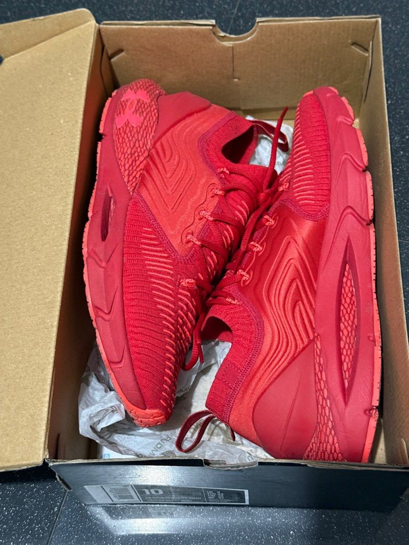 Under Armour HOVR Phantom 2 Inknt Red Sneakers (Category: Sneakers) located in Makati City. Submitted by technmd7 (Listing ID 1417048334, Image 2). Description: - Under Armour HOVR Phantom 2 Inknt sneakers - Vibrant red colorway (shoes, laces, and soles) - Size 10 - Features breathable upper and responsive HOVR cushioning - Unique sole pattern for superior grip - Includes original Under Armour box.