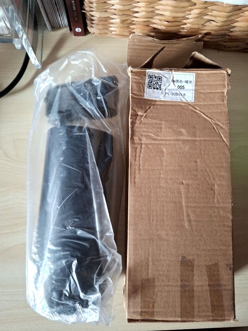 Wellmet Spotlight 30w (Category: Lighting & Studio Equipment) located in Quezon City. Submitted by ana-chan (Listing ID 1417096108, Image 1). Description: - Black spotlight - Excellent condition - Modern design - Made of durable materials - Ready to install.