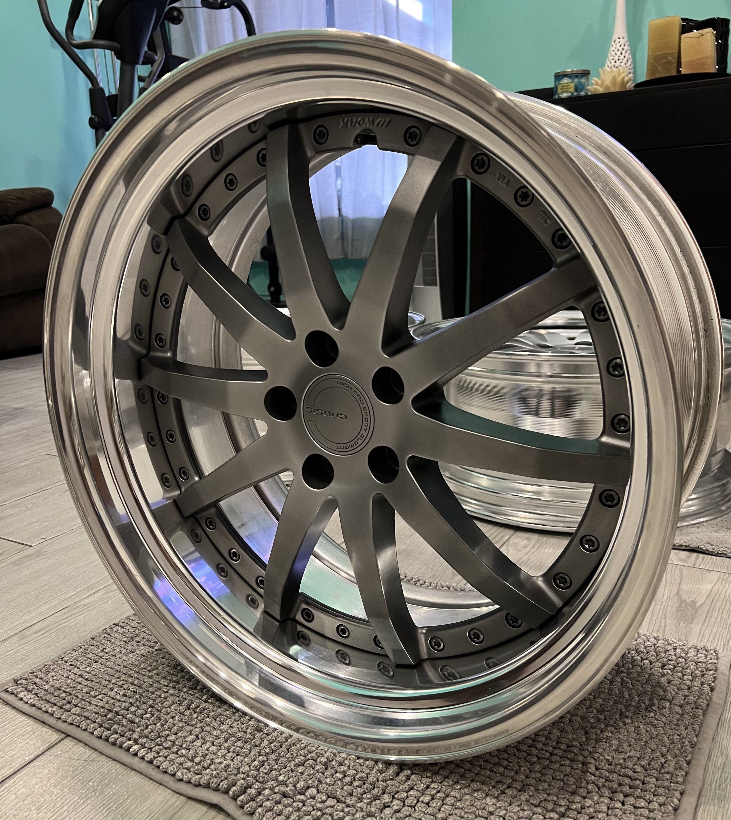 Work gnosis GS1 20 inch original mags (Category: Mags and Tires) located in Manila. Submitted by dos05 (Listing ID 1417169617, Image 1). Description: 20 inch orig work gnosis rims No bengkong curb damage Like new condition No issues 20x9 front 20x10 rear 5x114 pcd Qc area Perfect for sportscars 370z 350z 400z lexus Large suvs etc..