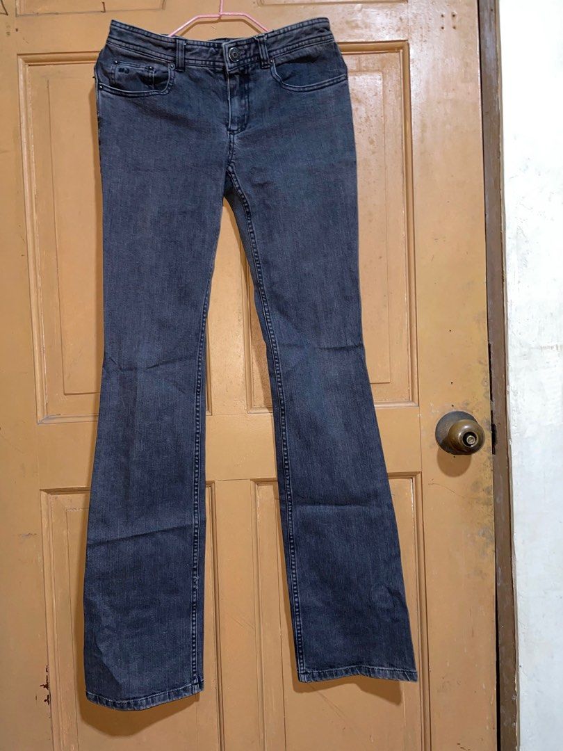 🇵🇱 Marc Jacobs Boot Cut Flared Jeans | Made in Poland | 98% Cotton 2% Lycra Dark Gray not Camel Navy Khaki Beige Cream Mid Regular Rise not High Slim Skinny MJ Vintage Boho Hippie XS SMALL (Category: Jeans) located in Quezon City. Submitted by hemp_ (Listing ID 1417396884, Image 1). Description: Bought this in USA Upgrade your airport outfit with this elegant, breathable, stretchable denim Old money vibe Waist: 25 - 28” 14.5“ when laid flat Tag