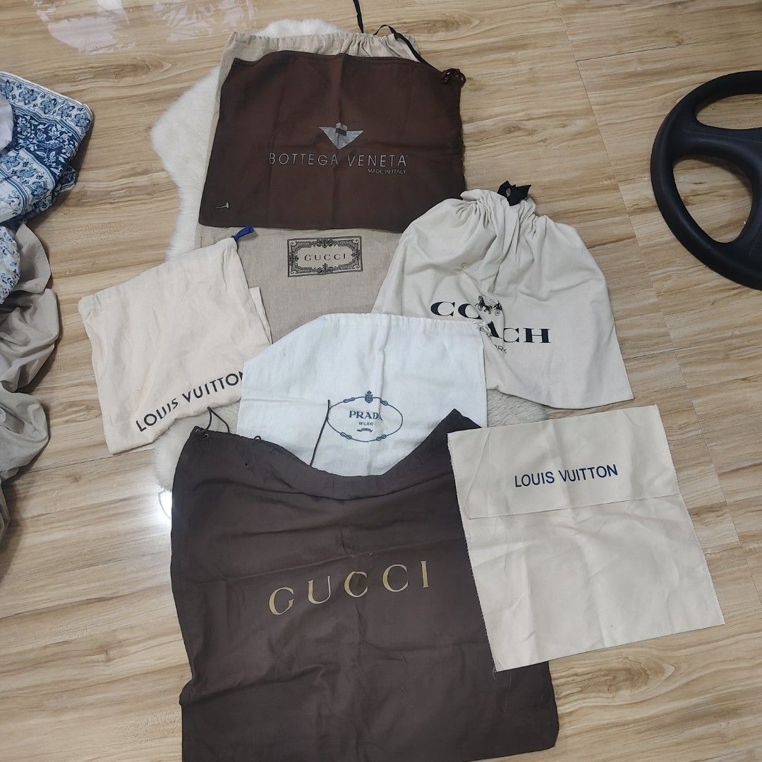 Authentic Designer Dust Bags (Category: Luxury Bags & Wallets) located in Danao, Cebu. Submitted by anne_2016143 (Listing ID 1417370916, Image 1). Description: bundle dust bags 7 pcs,may Gucci na may punit NASA pic med to xl sized.