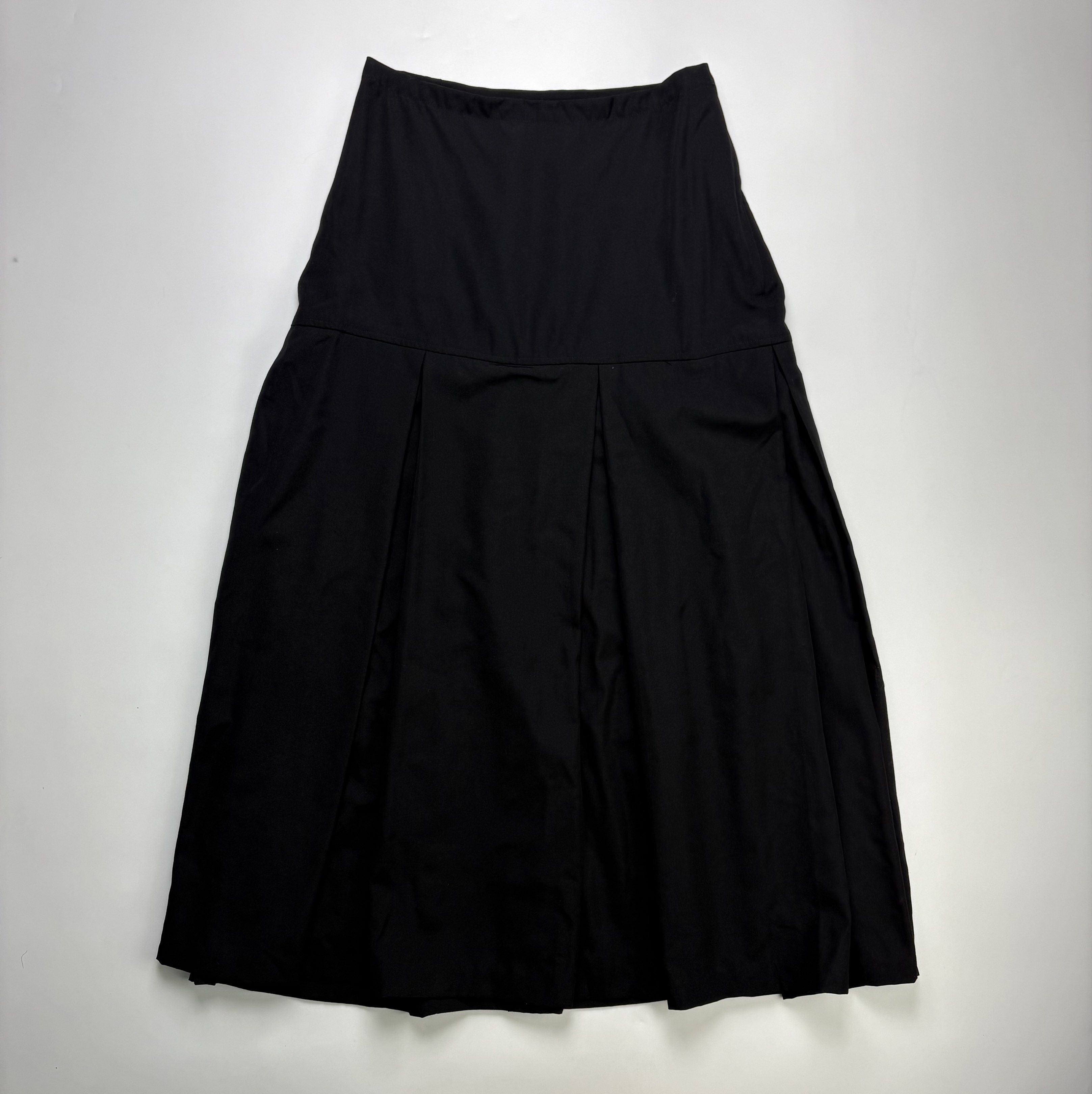 Avant Garde 80’s Yohji Yamamoto Pleated Long Skirt (Category: Skirts) located in Cavite. Submitted by sc_rcity (Listing ID 1417338883, Image 1). Description: Tagged Size : Small Women’s Made in France Zipper : Ykk One of a kind Piece ! Rare ! No Flaw Waist 12 Length 34 Hem 28.