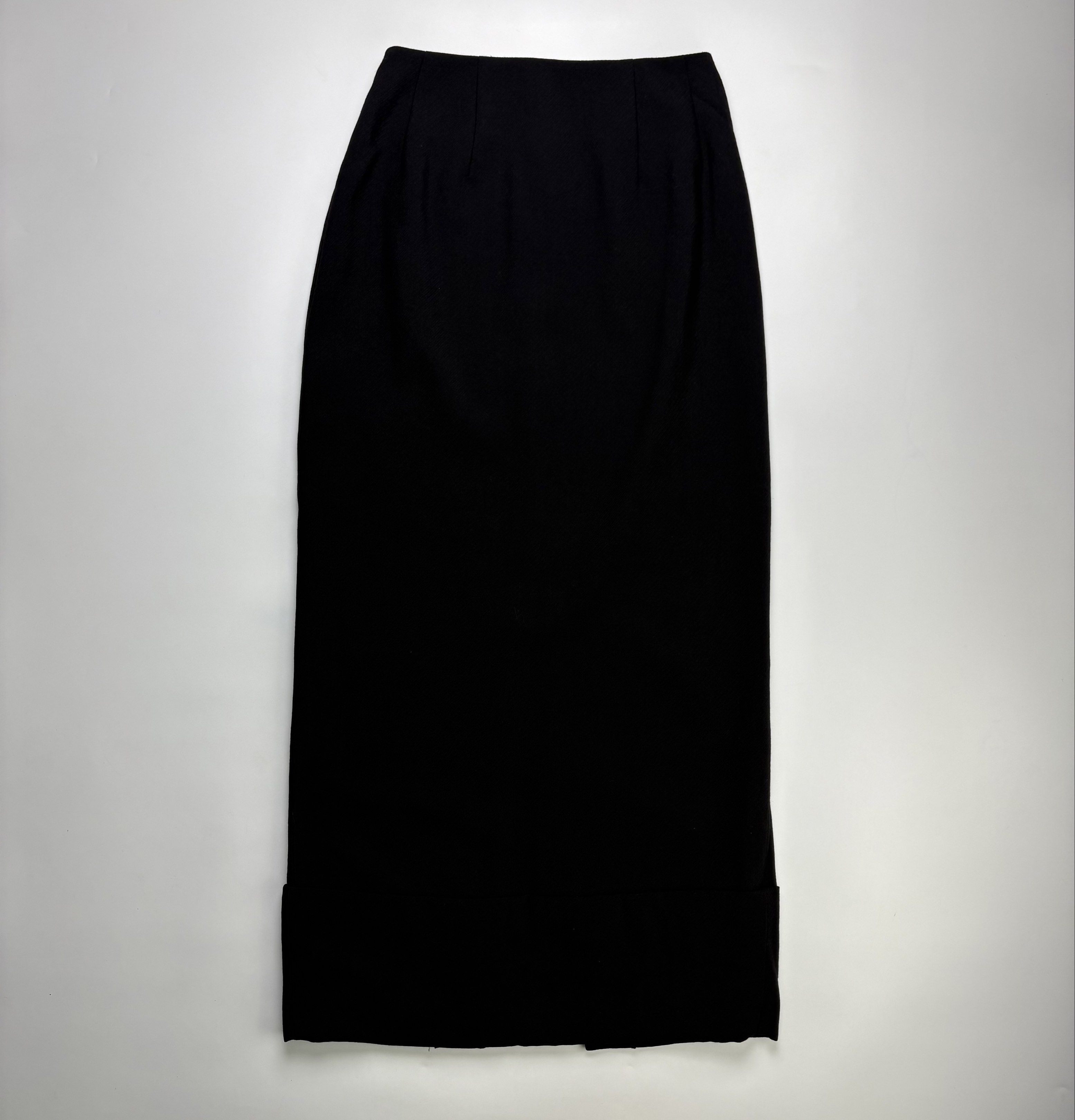 Mainline Avant Garde Comme Des Garcons Wool Maxi Skirt (Category: Skirts) located in Cavite. Submitted by sc_rcity (Listing ID 1417342108, Image 1). Description: Tagged Size : Medium Like New Authentic Made in Japan Zipper : Ykk No Flaw Waist 13 Length 37 Hem 17.