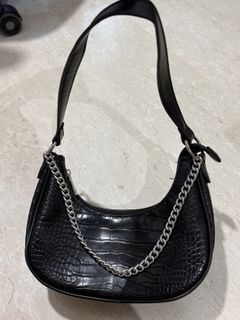 (Category: ) located in . Submitted by hyunlyvs (Listing ID 1417268341, Image 1). Description: .