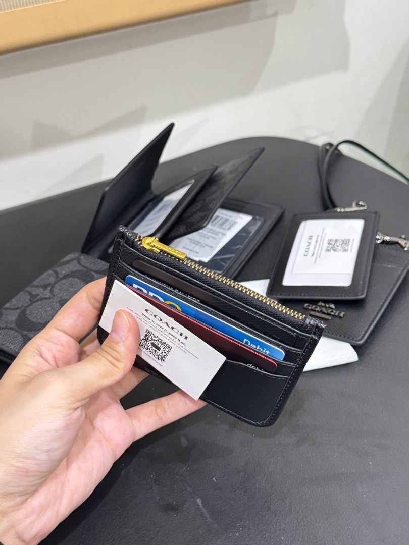 Brandnew Coach Slim Cardholder (Category: Wallets & Card holders) located in Caloocan City. Submitted by pocketstyle (Listing ID 1417221544, Image 3). Description: 100% original New arrival 🇨🇦 Money back guaranteed.