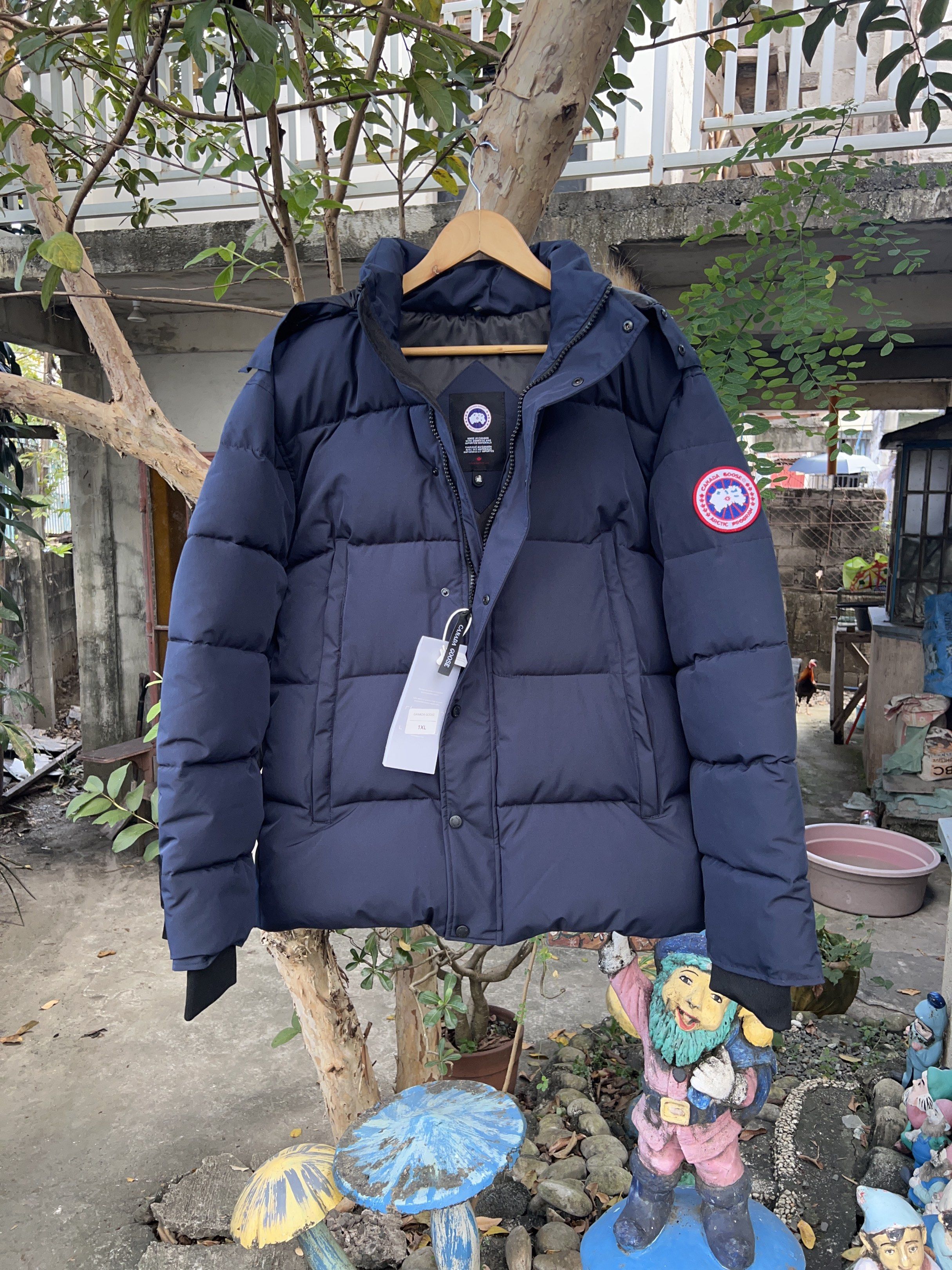 CANADA GOOSE PUFFER JACKET (Category: Coats, Jackets and Outerwear) located in Taguig. Submitted by patrickbas46594 (Listing ID 1417390106, Image 2). Description: THIS IS AN ACTUAL SAMPLE/PHOTO ‼️ •SOLD NA PO, POSTED FOR PRE ORDER PURPOSES 📌 SIZE SMALL TO 2XL AVAILABLE • US SIZING TAGUIG LOWER BICUTAN 📍 DM ME FOR MORE DETAILS 📩.