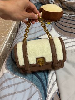 (Category: ) located in . Submitted by kandyloh (Listing ID 1417302739, Image 1). Description: .