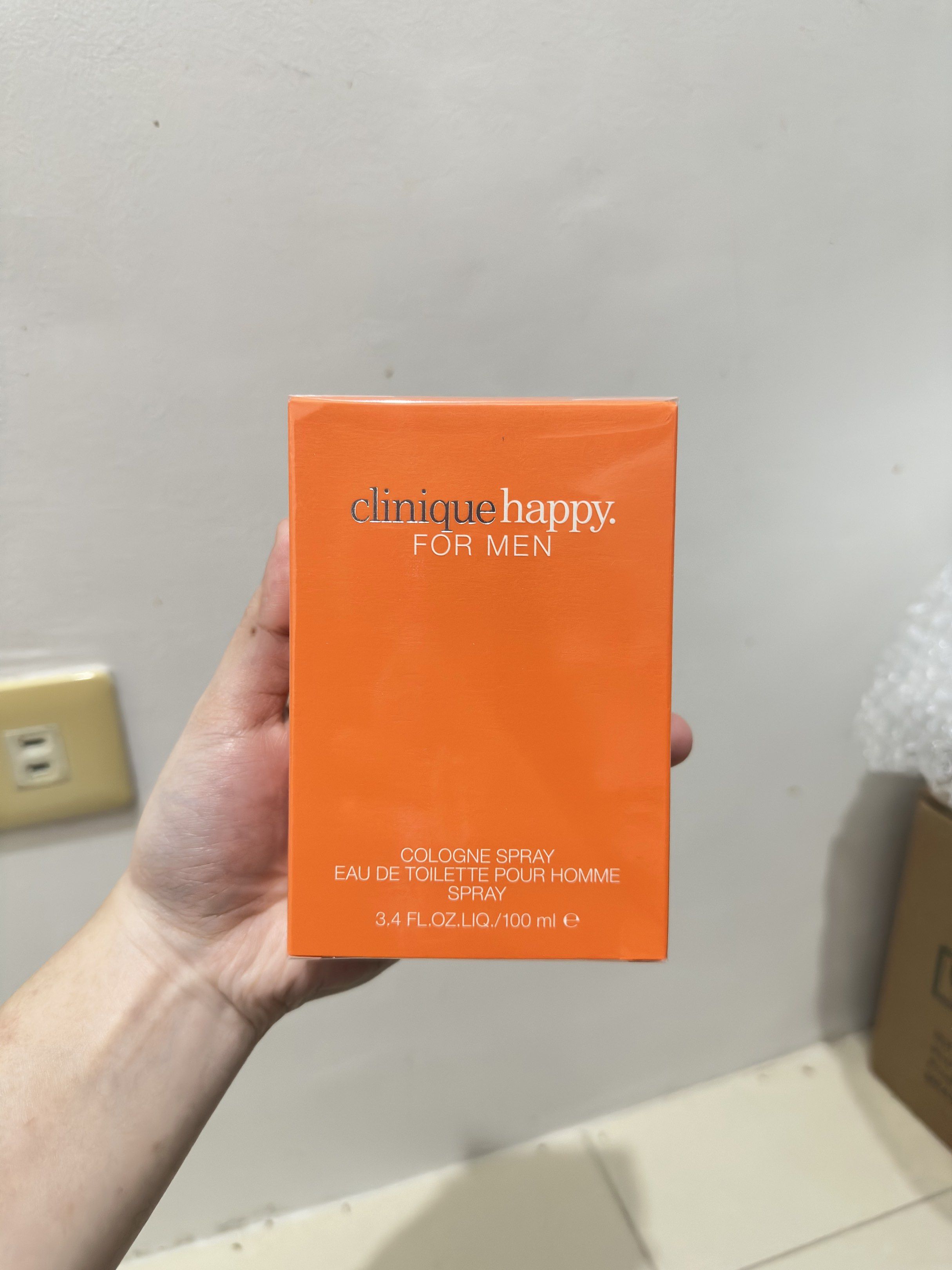 Clinique Happy for Men Cologne Spray 100ml (Category: Fragrance & Deodorants) located in General Mariano Alvarez. Submitted by donnabeys (Listing ID 1417247320, Image 1). Description: Authentic perfume from uae 🇦🇪 .