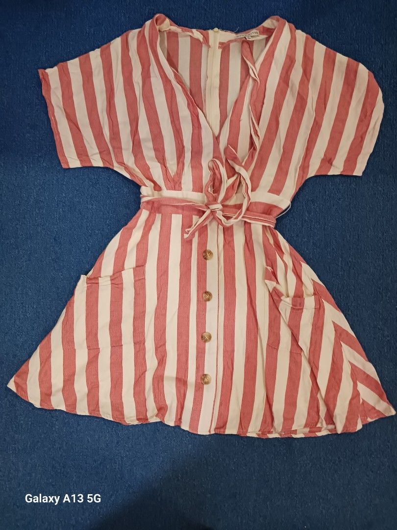 Cute dress (Category: Dresses) located in Manila. Submitted by rtins (Listing ID 1417285453, Image 1). Description: bust : 30 waist : 28 legth : 30.