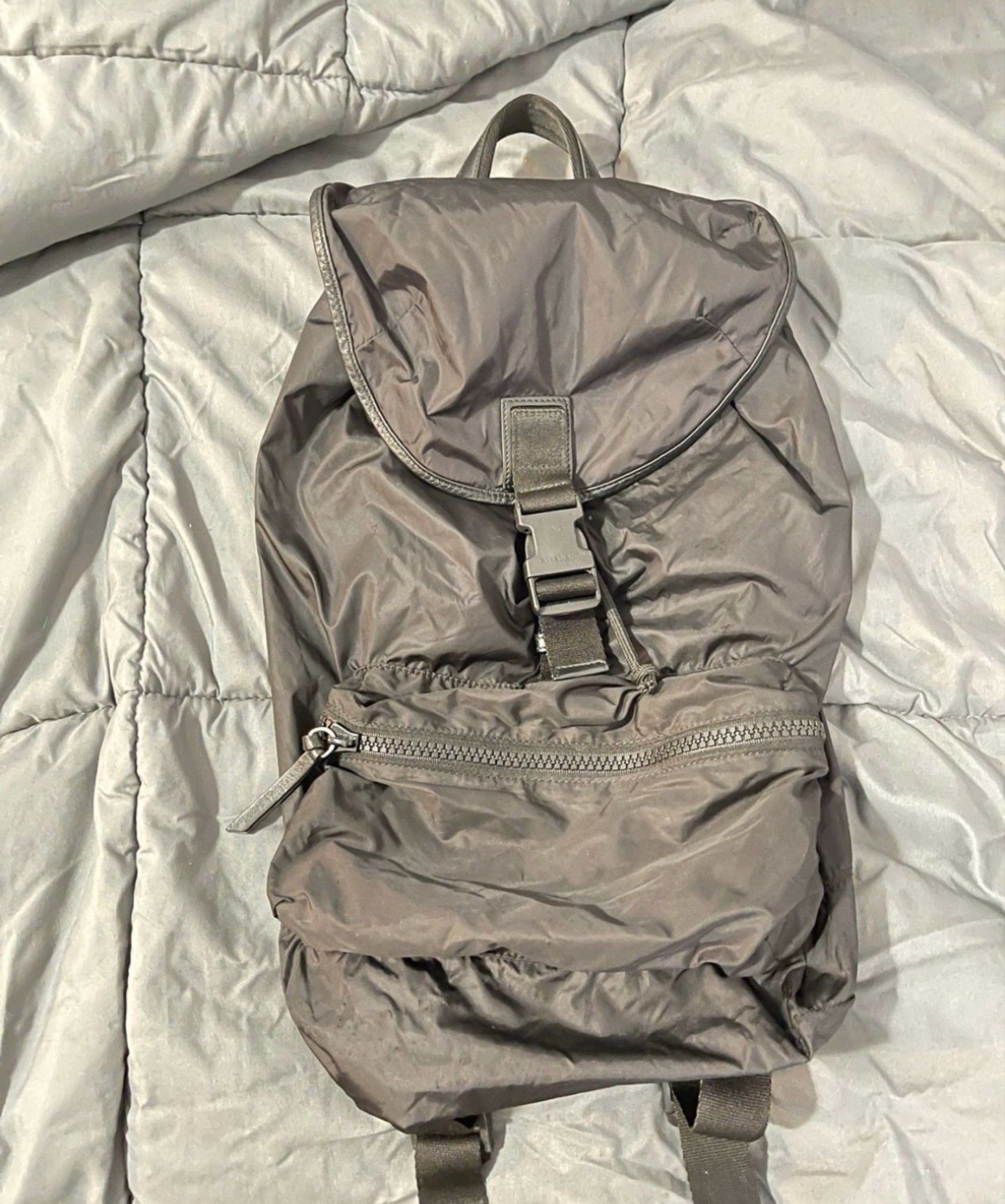 Givenchy Foldable Backpack (Category: Accessories) located in Kuala Lumpur. Submitted by legitseller_cheras (Listing ID 1417368729, Image 2). Description: Authentic Item in very good condition only flaw is drawstring tip is off and the rest all good. Refer last photo Practical bag, lightweight, trendy looking and foldable bag nice bag and lightweight.