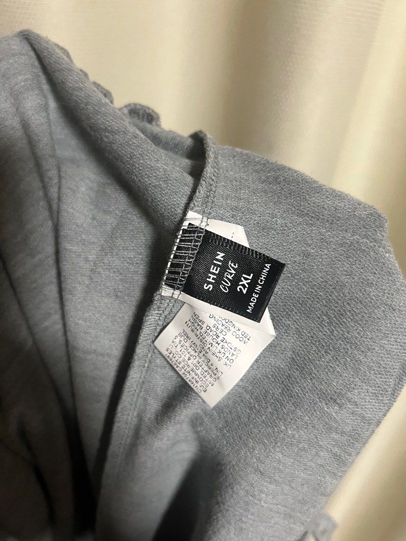 Gray Sweatpants (Category: Joggers) located in Makati City. Submitted by helpmedeclutter03 (Listing ID 1417252077, Image 3). Description: - Shein 2XL - Garterized - Wide leg - Super comfy - Never used (too big for me) - Unisex.