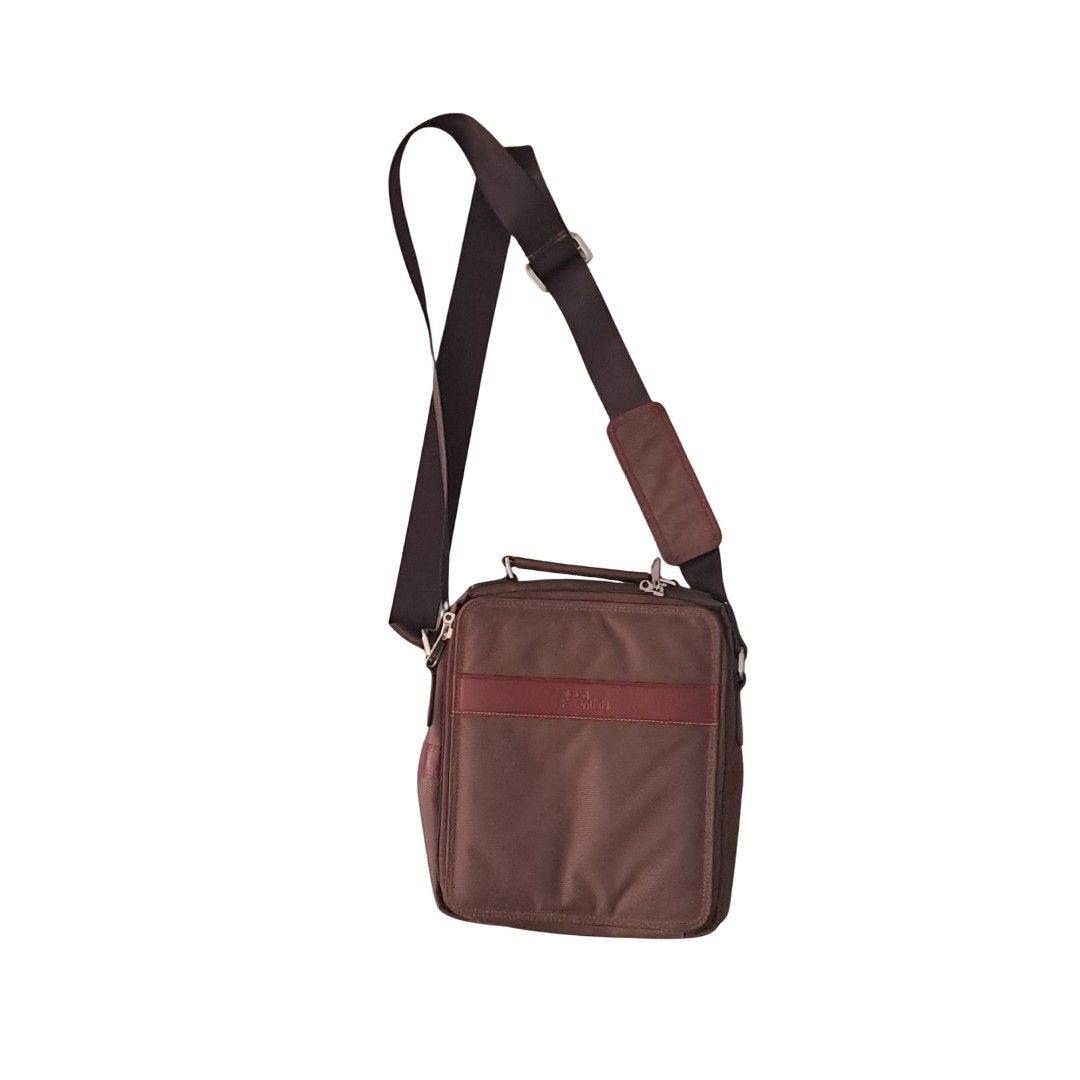 Hickok Essentials Shoulder Bag with Multiple Interior Compartments (Category: Sling Bags) located in San Fernando. Submitted by prelovednamin (Listing ID 1417238478, Image 1). Description: Condition: lightly used Issue sa logo part (see closeup) Measurements: msg me* RFS: too many bags, ndi na nagssling bag yung may ari 📍Pampanga.