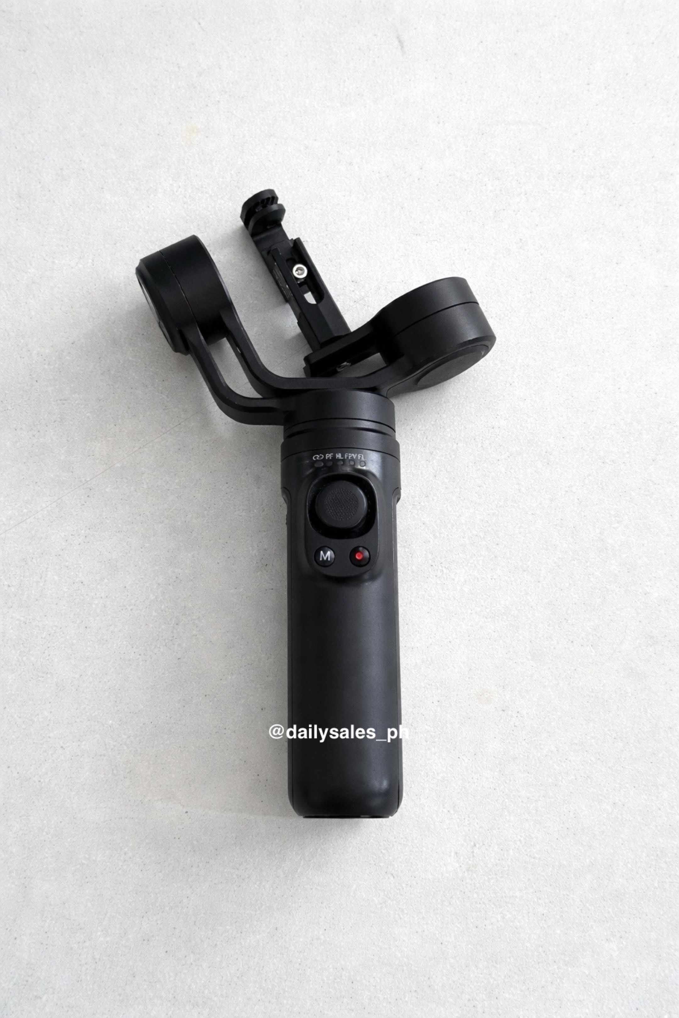 Inkee Falcon Gimbal Stabilizer (for Go Pro) (Category: Gimbals & Stabilizers ) located in Makati City. Submitted by dailysale_ph (Listing ID 1417272201, Image 1). Description: The stabilizer connects to the camera wirelessly and can control the camera to shoot. (Support Gopro 5/6/7/8/9/10) Three-axis gimbal, with brushless motor, more stable anti-shake. No return, no exchange. No box included.