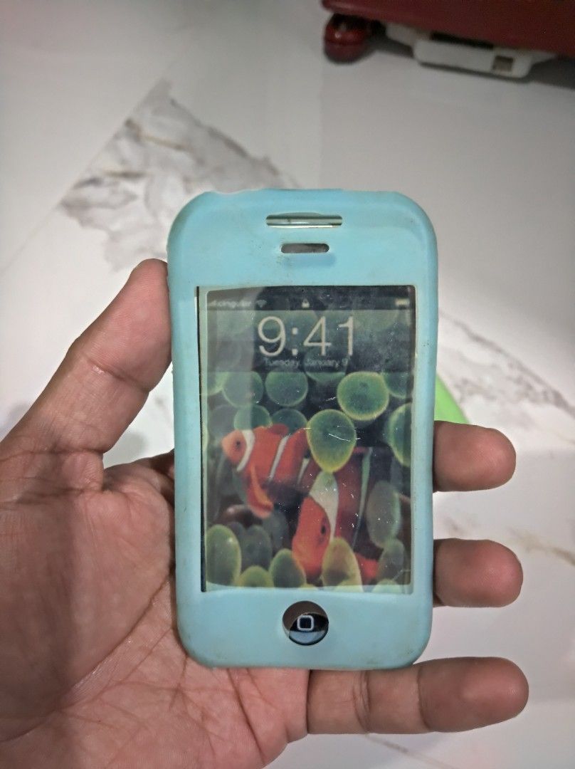iPhone 2G 1st Gen Case (Category: Cases & Sleeves) located in General Trias. Submitted by mervcorner (Listing ID 1417311622, Image 3). Description: Full coverage rubberized case for apple iphone 2g 1st generation Color: Light Green, Light Blue Price: 450 (each) Utra rare and very hard to find accessory for your collection iphone 2g nowadays. RFS: Decluttering Item Location: General Trias, Cavite Delivery thru LBC or Jnt (at buyer's expense) Conta