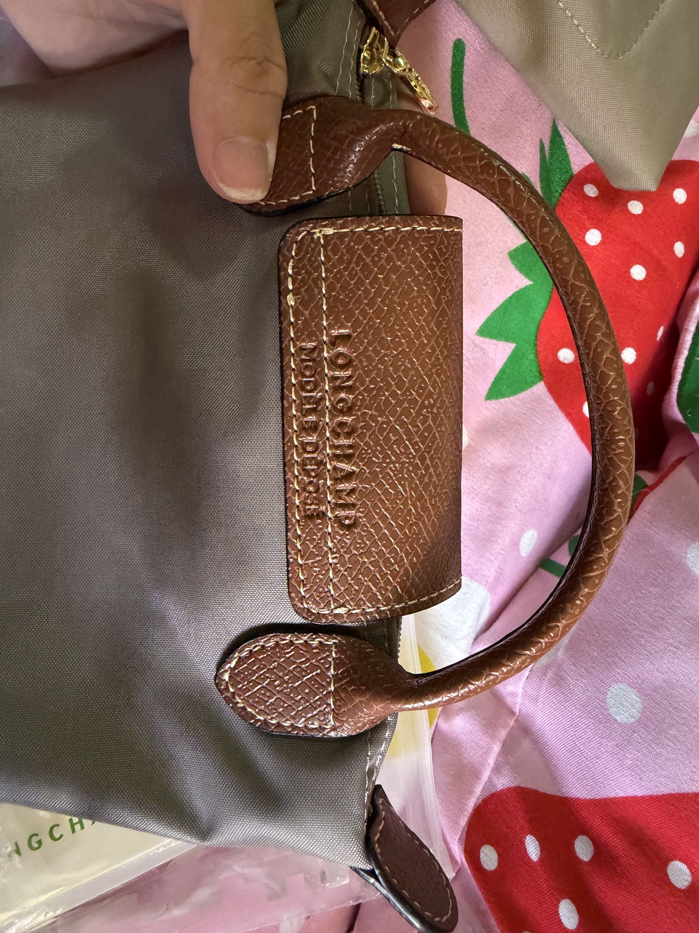 LC MINI SLING BAG- dove grey (Category: Luxury Bags & Wallets) located in Manila. Submitted by zamarah08 (Listing ID 1417242241, Image 3). Description: ♥️ LC MINI SLING BAG-dove grey ♥️outlet stock ♥️almost new no issues ♥️₱1800 ♥️loc:quezon city.