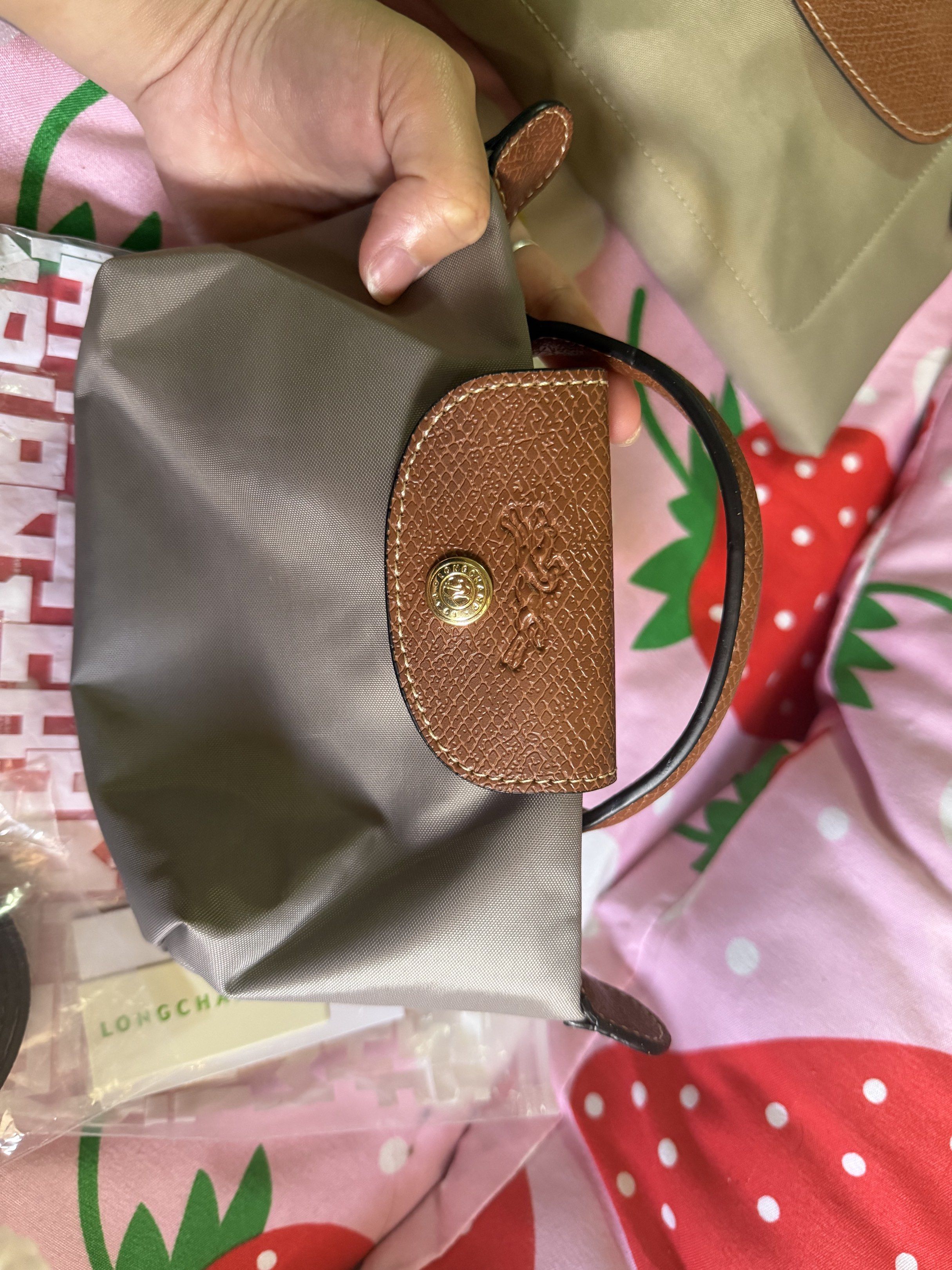 LC MINI SLING BAG- dove grey (Category: Luxury Bags & Wallets) located in Manila. Submitted by zamarah08 (Listing ID 1417242241, Image 2). Description: ♥️ LC MINI SLING BAG-dove grey ♥️outlet stock ♥️almost new no issues ♥️₱1800 ♥️loc:quezon city.