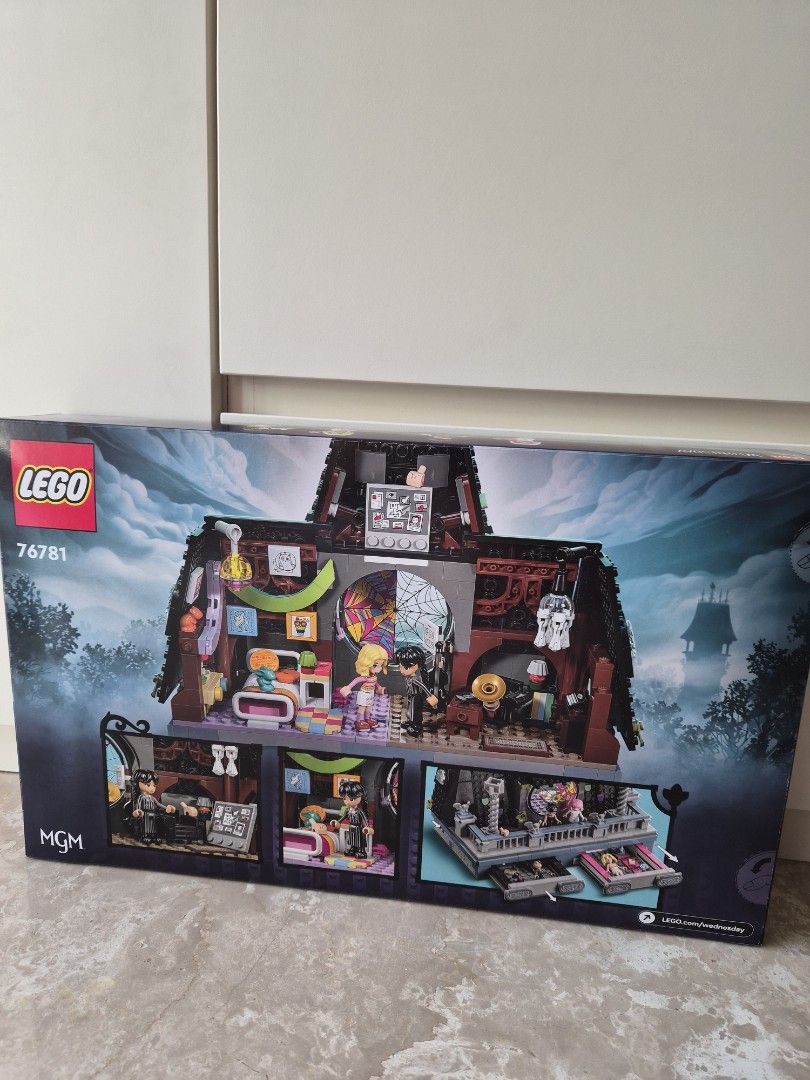 LEGO 76781 Wednesday & Enid's Dorm, Hobbies & Toys, Toys & Games on ...