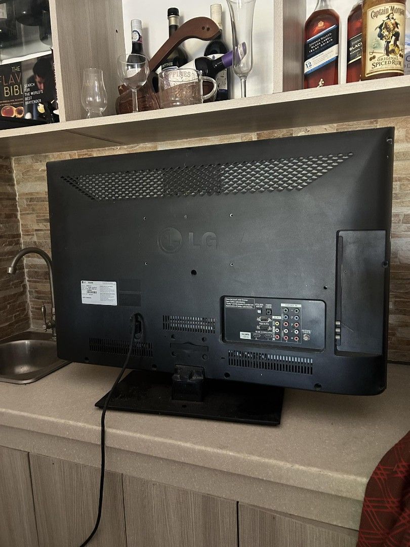 LG TV (Category: TV) located in Manila. Submitted by medranoge72238 (Listing ID 1417294951, Image 2). Description: Title: LG 32LK450 32″ – Working, Slight Screen Aging /Marks Description: Powers on with full display. Screen shows signs of aging/water marks but picture still visible. Still for screen repair . Selling for the lowest price Price: ₱1,000 (negotiable).