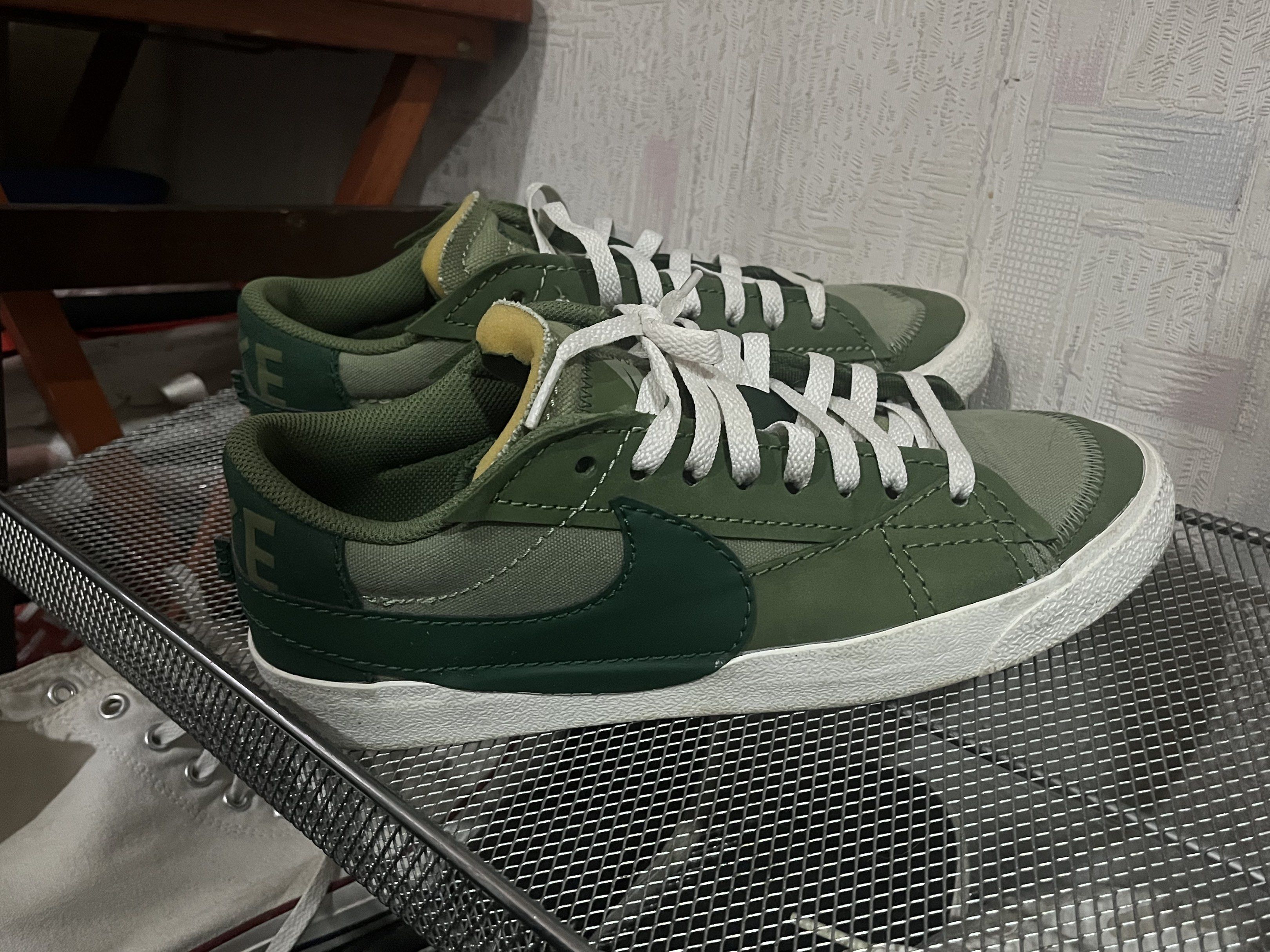 Nike Blazer Low 77 SE (Category: Sneakers) located in Pasig City. Submitted by joey_b (Listing ID 1417257906, Image 2). Description: - Nike Blazer Low 77 SE - Green colorway - US size 10 / EUR 44 - White sole and laces - Dark green Nike swoosh - Soles show wear rfs: was a gift. tried to make it work but not my style .
