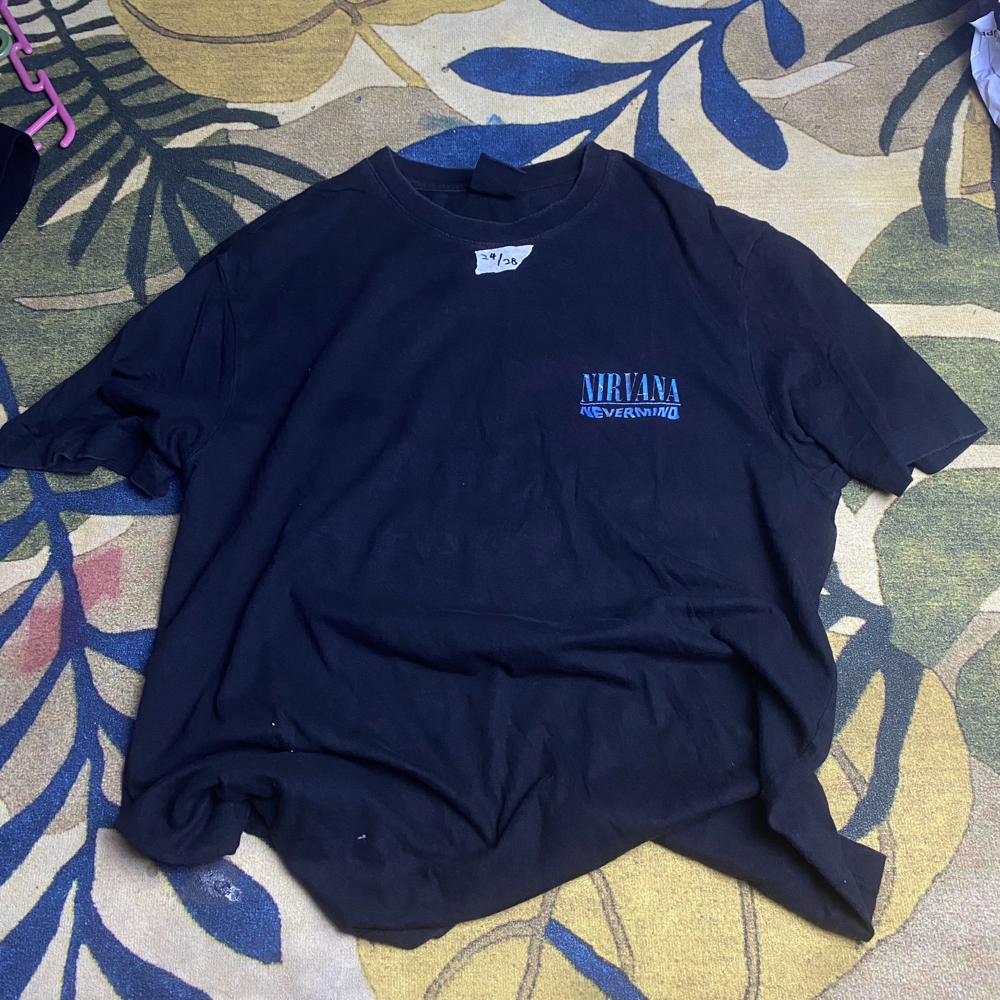 nirvana nevermind (Category: Activewear) located in Hulu Terengganu. Submitted by one9ninethrift (Listing ID 1417268570, Image 1). Description: berminat pm 01136048601.