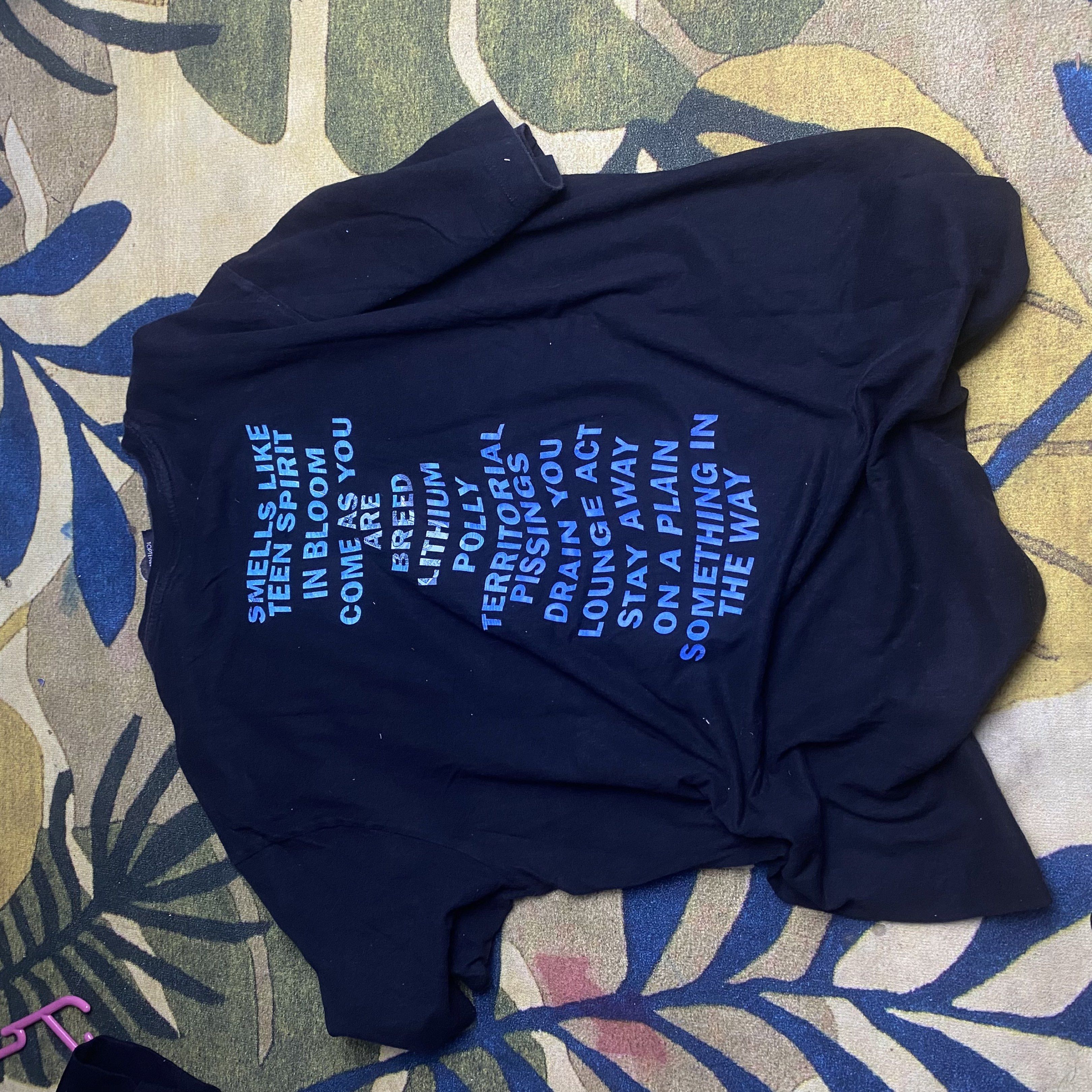 nirvana nevermind (Category: Activewear) located in Hulu Terengganu. Submitted by one9ninethrift (Listing ID 1417268570, Image 3). Description: berminat pm 01136048601.