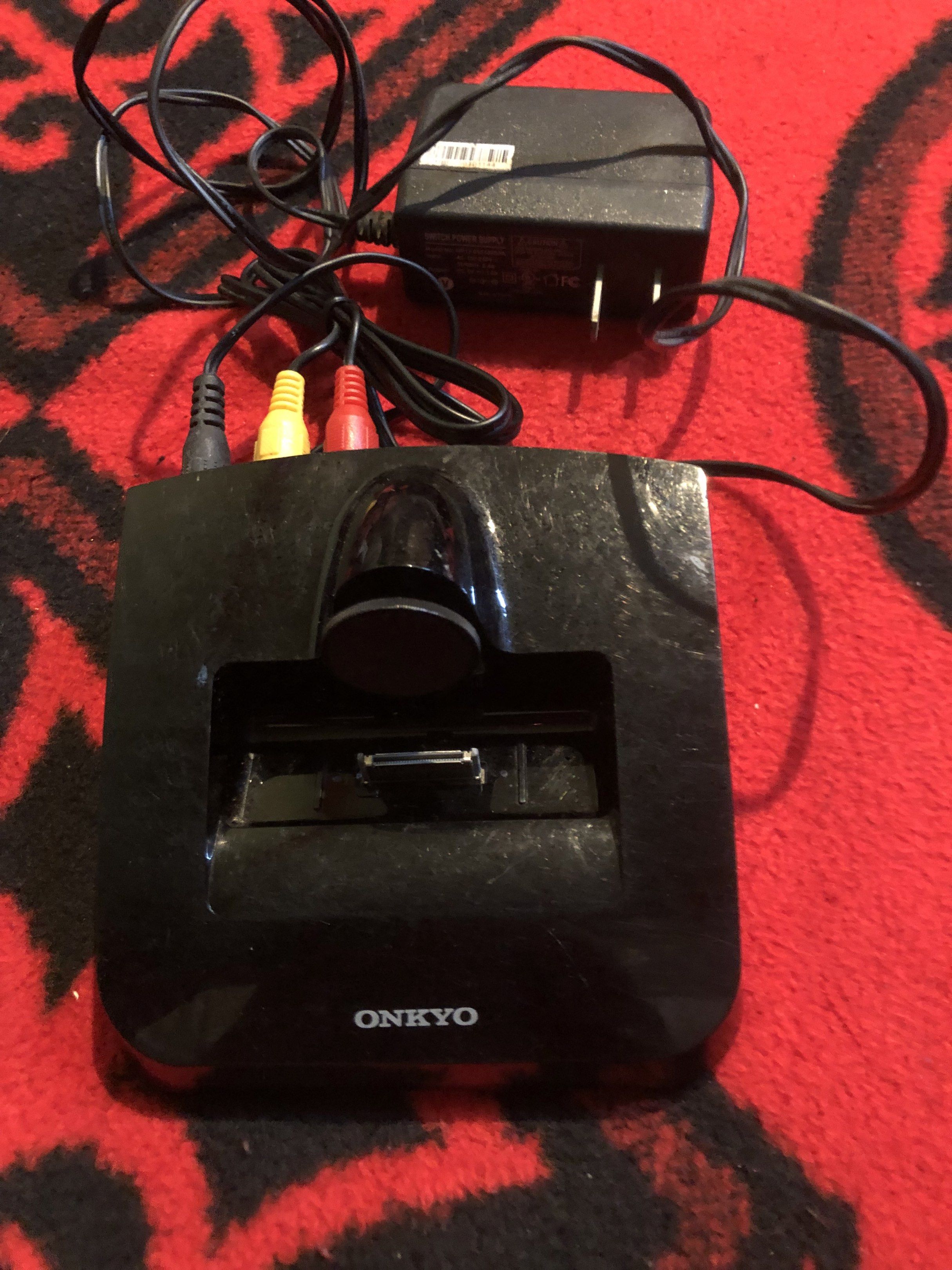 Onkyo Interactive dock for old ipods (Category: Portable Audio Accessories) located in Quezon City. Submitted by markgolveo (Listing ID 1417251739, Image 1). Description: Onkyo Interactive dock for old ipods Tested with power okay charging Missing remote 220V.