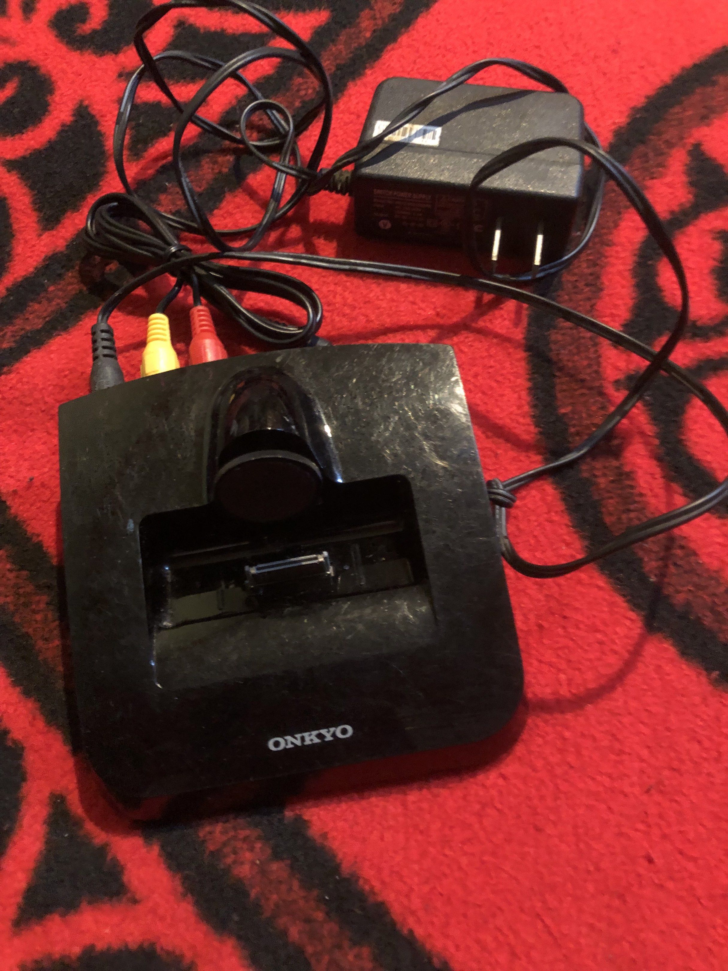 Onkyo Interactive dock for old ipods (Category: Portable Audio Accessories) located in Quezon City. Submitted by markgolveo (Listing ID 1417251739, Image 2). Description: Onkyo Interactive dock for old ipods Tested with power okay charging Missing remote 220V.