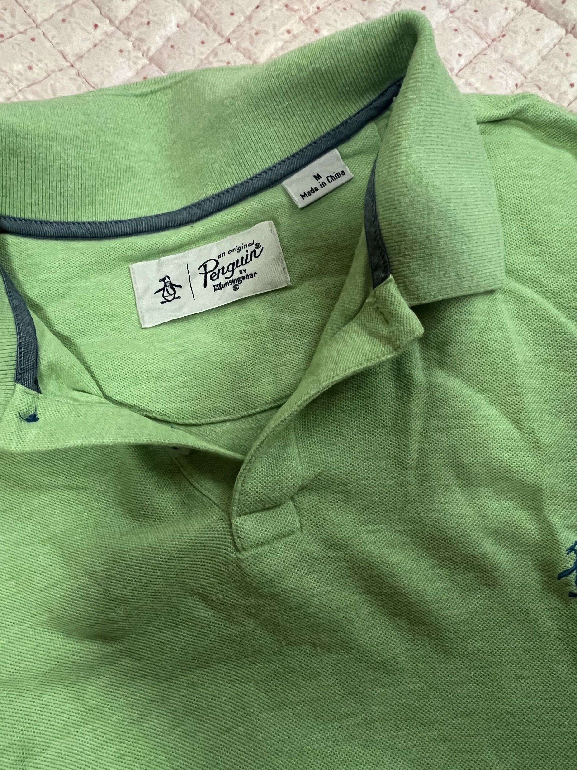 Original Penguin Green Polo Shirt - Medium (Category: Tshirts & Polo Shirts ) located in Bulacan. Submitted by nickxee (Listing ID 1417235008, Image 1). Description: M on tag fits to L Please see last photo may small pin hole .