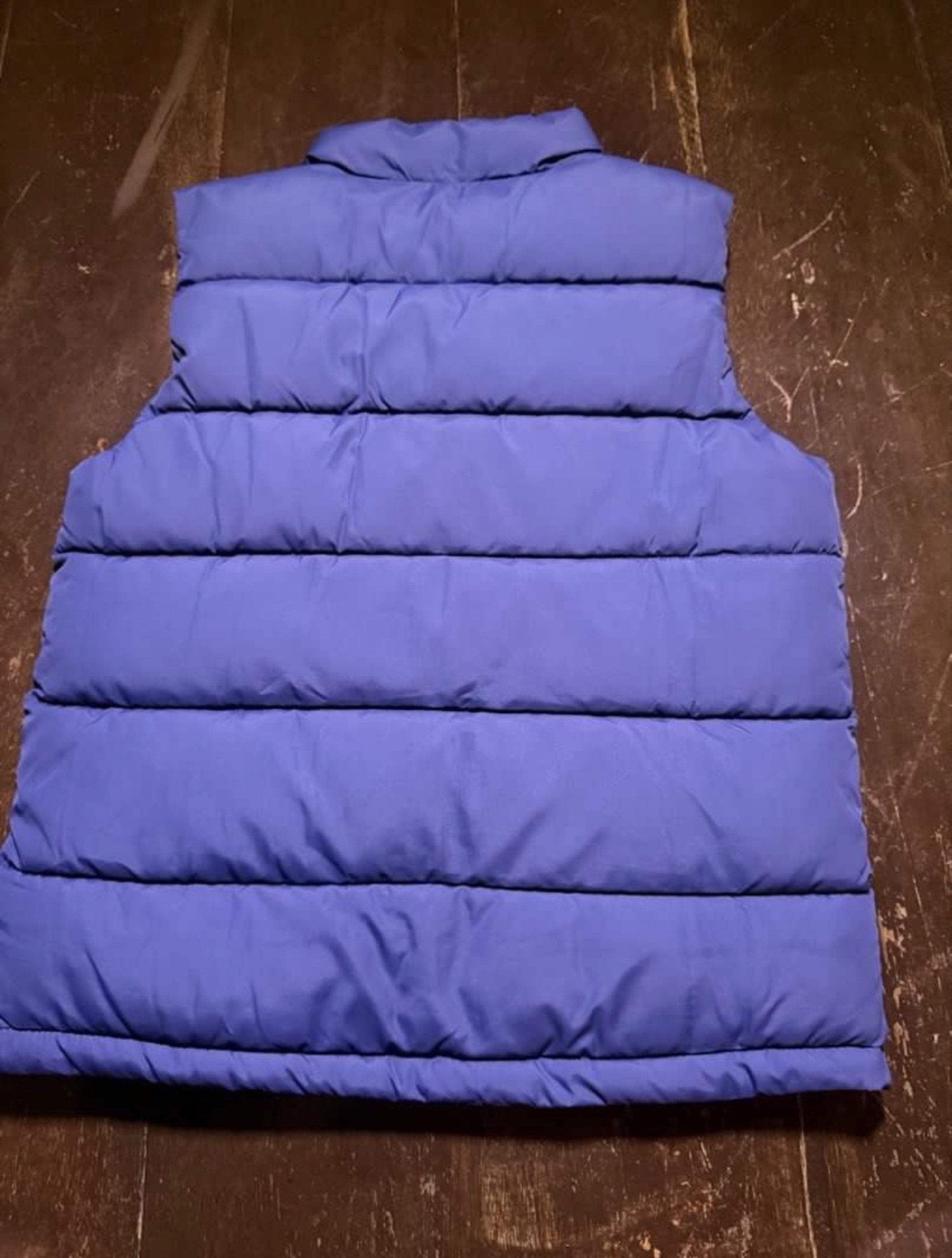 Quilted vest for winter or autumn (153cm) (Category: Babies & Kids Fashion) located in Cavite. Submitted by moriah.17 (Listing ID 1417268708, Image 3). Description: Used twice.