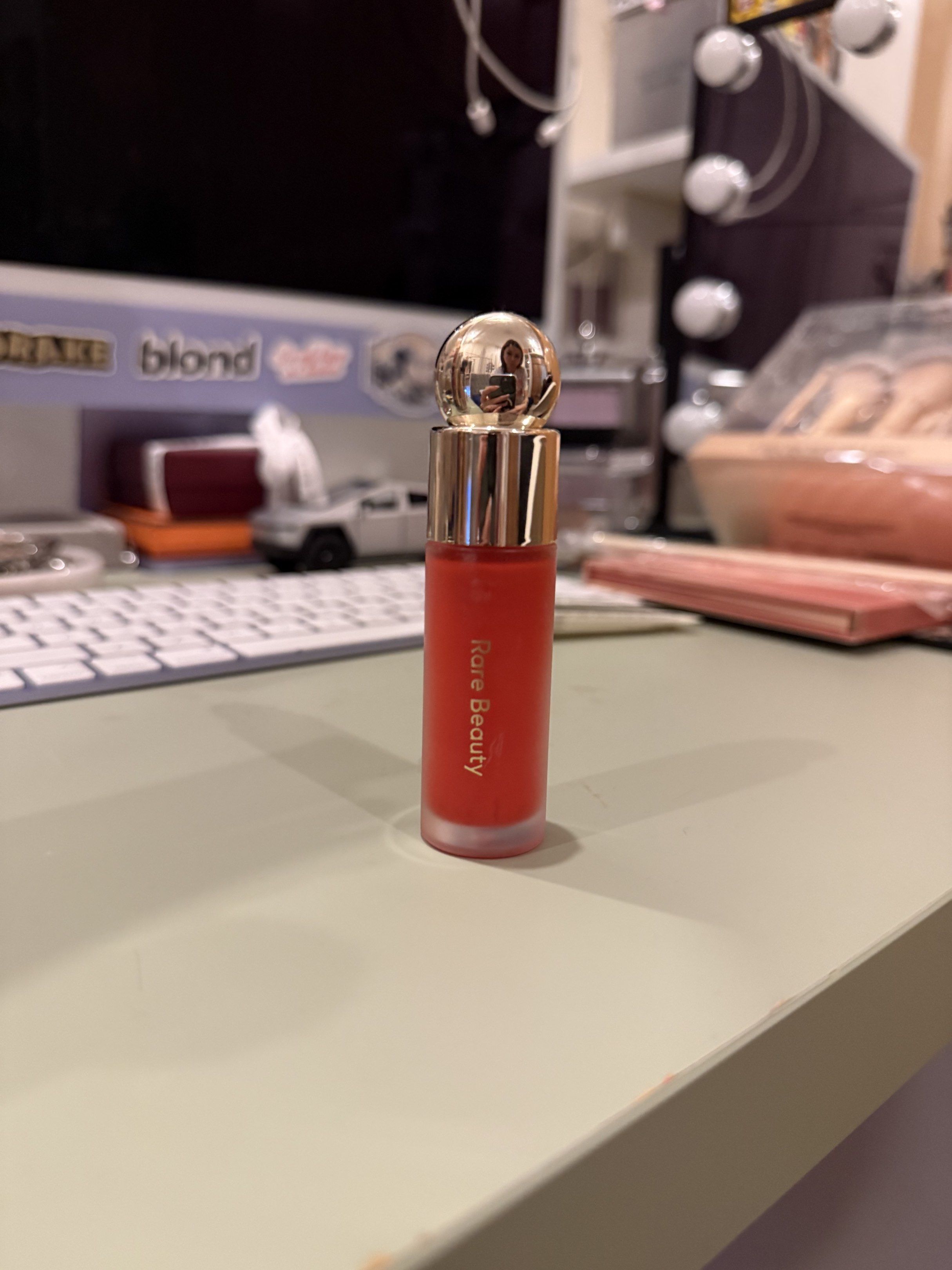 Rare Beauty Blush (Category: Makeup) located in Makati City. Submitted by stallionmegx (Listing ID 1417366000, Image 1). Description: js used once.