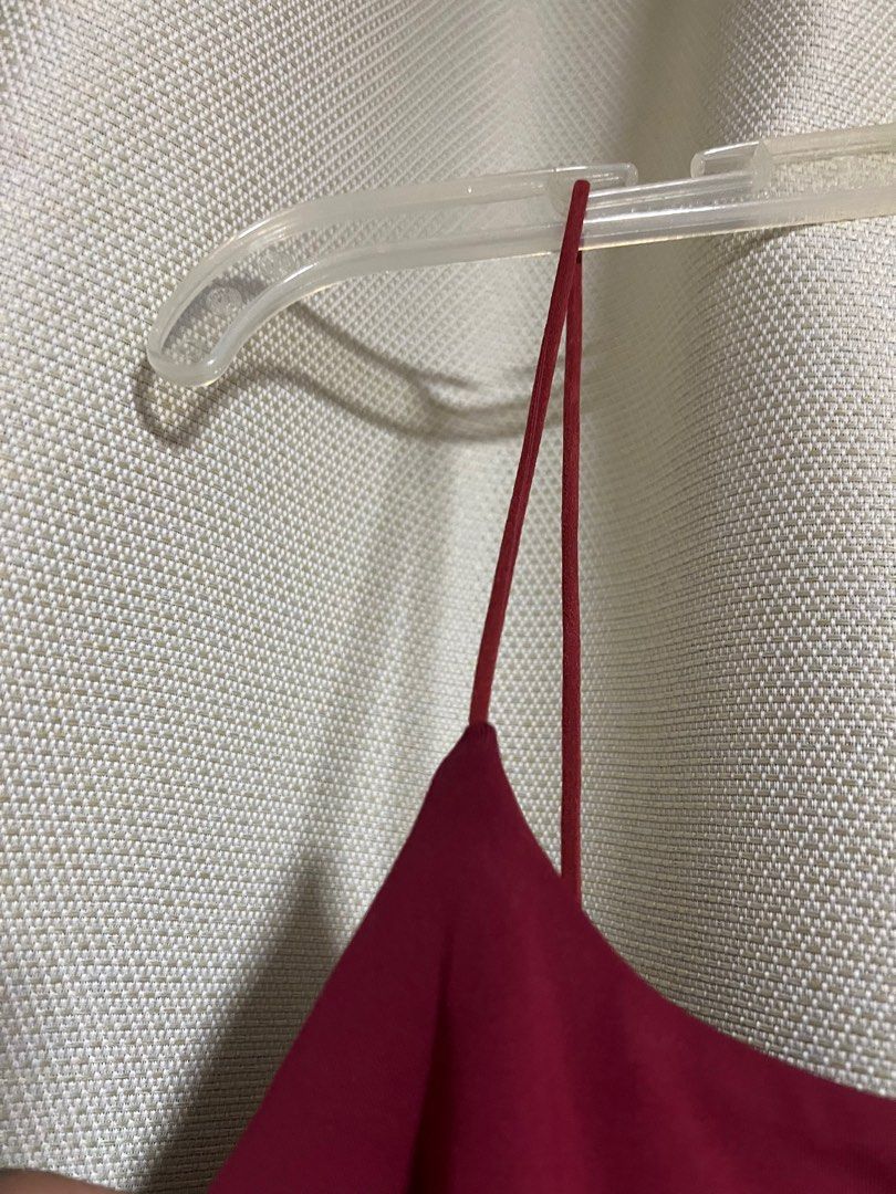 Red Tank Top (Category: Others Tops) located in Makati City. Submitted by helpmedeclutter03 (Listing ID 1417253062, Image 3). Description: - Brand new no damage - Can comfortably fit L - Super great material!! A little stretchy - Length is semi cropped.
