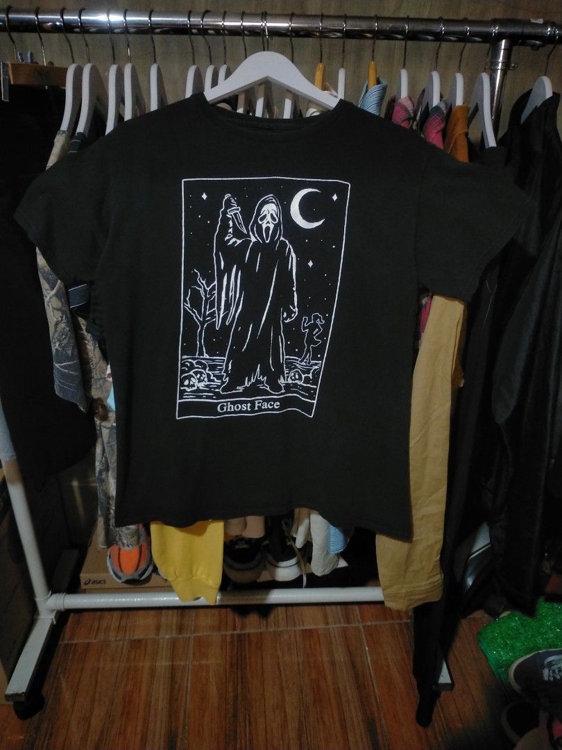 SCREAM Ghost Face Tarot Card Black Medium Shirt (Category: Shirts) located in Manila. Submitted by whisfrab (Listing ID 1417358250, Image 1). Description: 19*26.5 Good condition Lose stitches neck part (see last pic) 8.5/10 MOP thru Gcash.