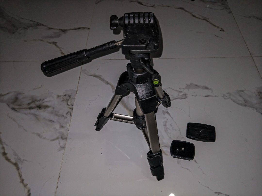 Slik F133 Mini Tripod (Category: Tripods & Monopods) located in General Trias. Submitted by mervcorner (Listing ID 1417306485, Image 2). Description: Original Mini Tripod Brand: Slik Model: F133 Maximum Height: 26.5 inches Minimum Height: 14.1 inches Pre-owned but still presentable with aluminium material. Heavy duty and sturdy. RFS: Decluttering Item Location: General Trias, Cavite Meet up nearby or Delivery thru Lalamove (At Buyer's Expense) Co