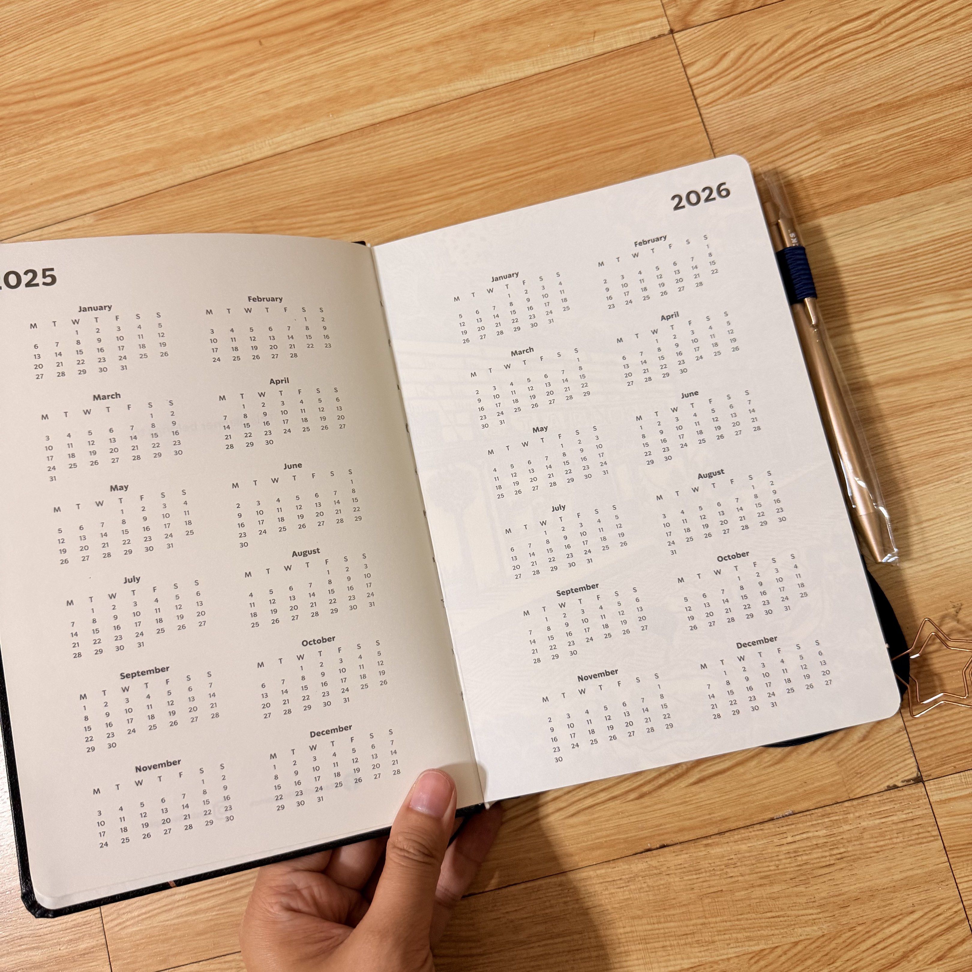 Starbucks 2025-2026 Planner with Pen (Category: Stationery & School Supplies) located in Pasig City. Submitted by decluttertrends (Listing ID 1417255353, Image 3). Description: unused 2025 starbucks planner with pen (still in plastic).