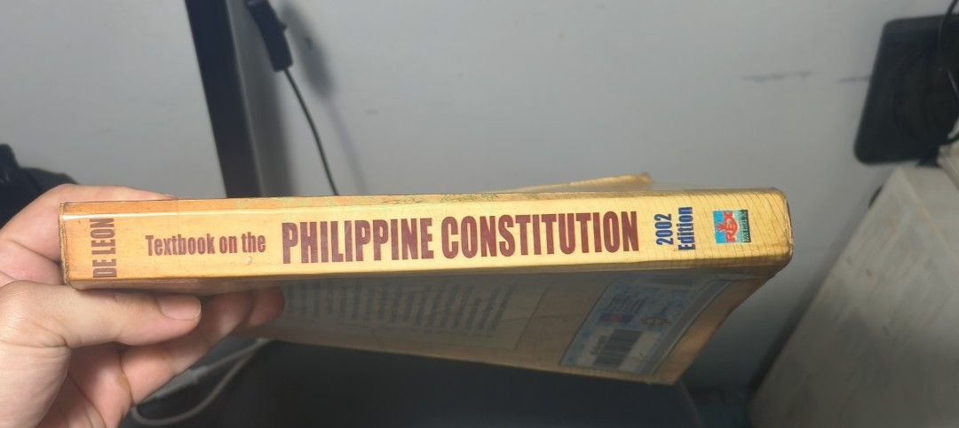 Textbook on the Philippine Constitution (Category: Textbooks) located in Manila. Submitted by fsaga (Listing ID 1417305731, Image 3). Description: 1) Philippine Constitution textbook by Hector S. De Leon 2002 Edition -Php 180 * Topics include: * Study of Political Science * Concept of State and Government * Government of the Philippines * Includes a contents page for easy reference. 2) Political and Governance ( history, government, constitution)