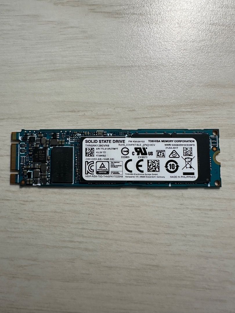 Solid State Drive * 2 (Category: Hard Disks & Thumbdrives) located in Singapore. Submitted by elct0665 (Listing ID 1417354144, Image 2). Description: Great Wall SSD M.2 256GB Toshiba SSD M.2 128GB.
