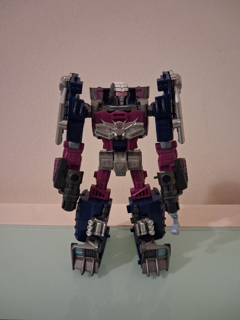 Transformers Legacy Evolution Axlegrease (Category: Toy Figures) located in Singapore. Submitted by kabutoraiger (Listing ID 1417385870, Image 1). Description: Complete No box.