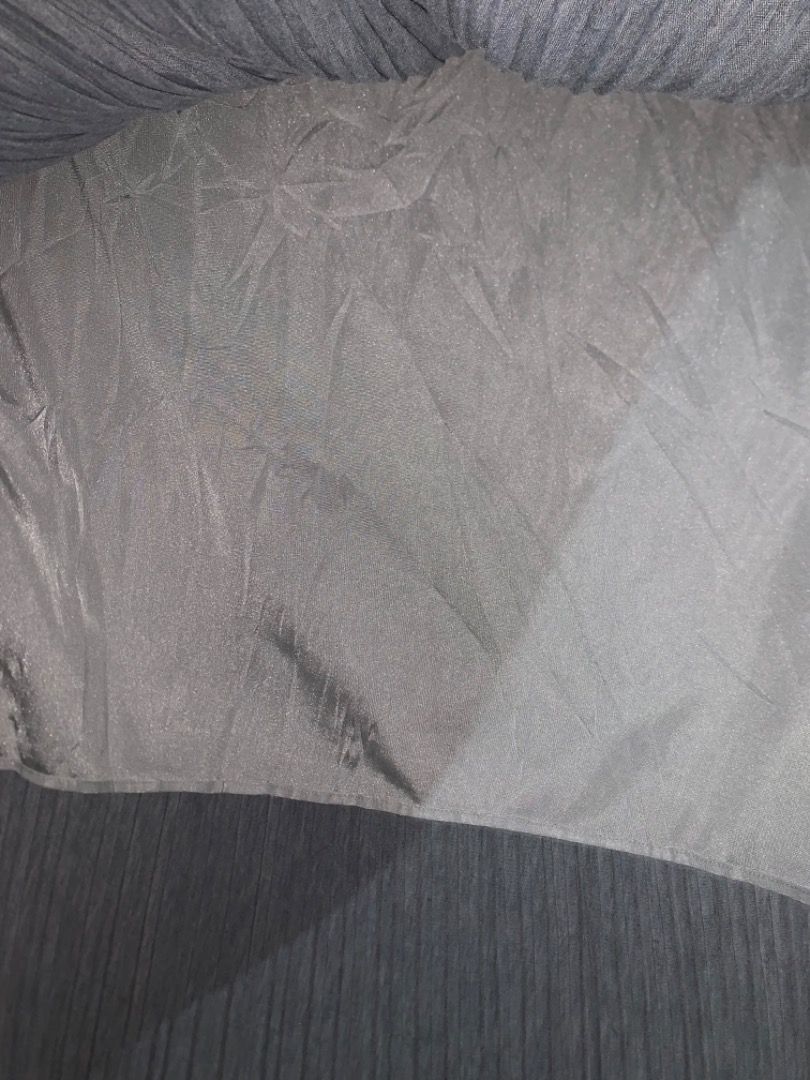 UNIQLO PLEATED SKIRT (Category: Skirts) located in Davao. Submitted by sidethrifts (Listing ID 1417252528, Image 3). Description: UNIQLO PLEATED SKIRT WAIST 26 (STRETCHABLE) LENGTH 27 LIKE NEW CONDITION NO ISSUES 10/10 COLOR RATE 600.