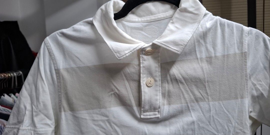 UNIQLO Polo Shirt (Category: Tshirts & Polo Shirts ) located in Makati City. Submitted by emmanblue (Listing ID 1417346858, Image 2). Description: for decluttering.