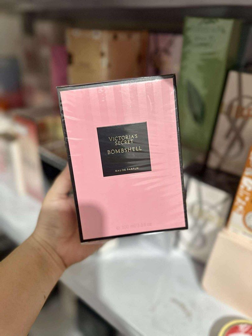 VICTORIA’S SECRET BOMBSHELL EDP (Category: Fragrance & Deodorants) located in Quezon City. Submitted by embere_shop (Listing ID 1417217895, Image 1). Description: 📌Please read the last image carefully - all details are already provided. ❗️Offers below the regular price will no longer be entertained. Thank you for understanding. 💰 Mode of Payment (MOP): GCash 📦 Mode of Delivery (MOD): • Lalamove (Same-day delivery) • J&T Express (1–2 days) 📍 L